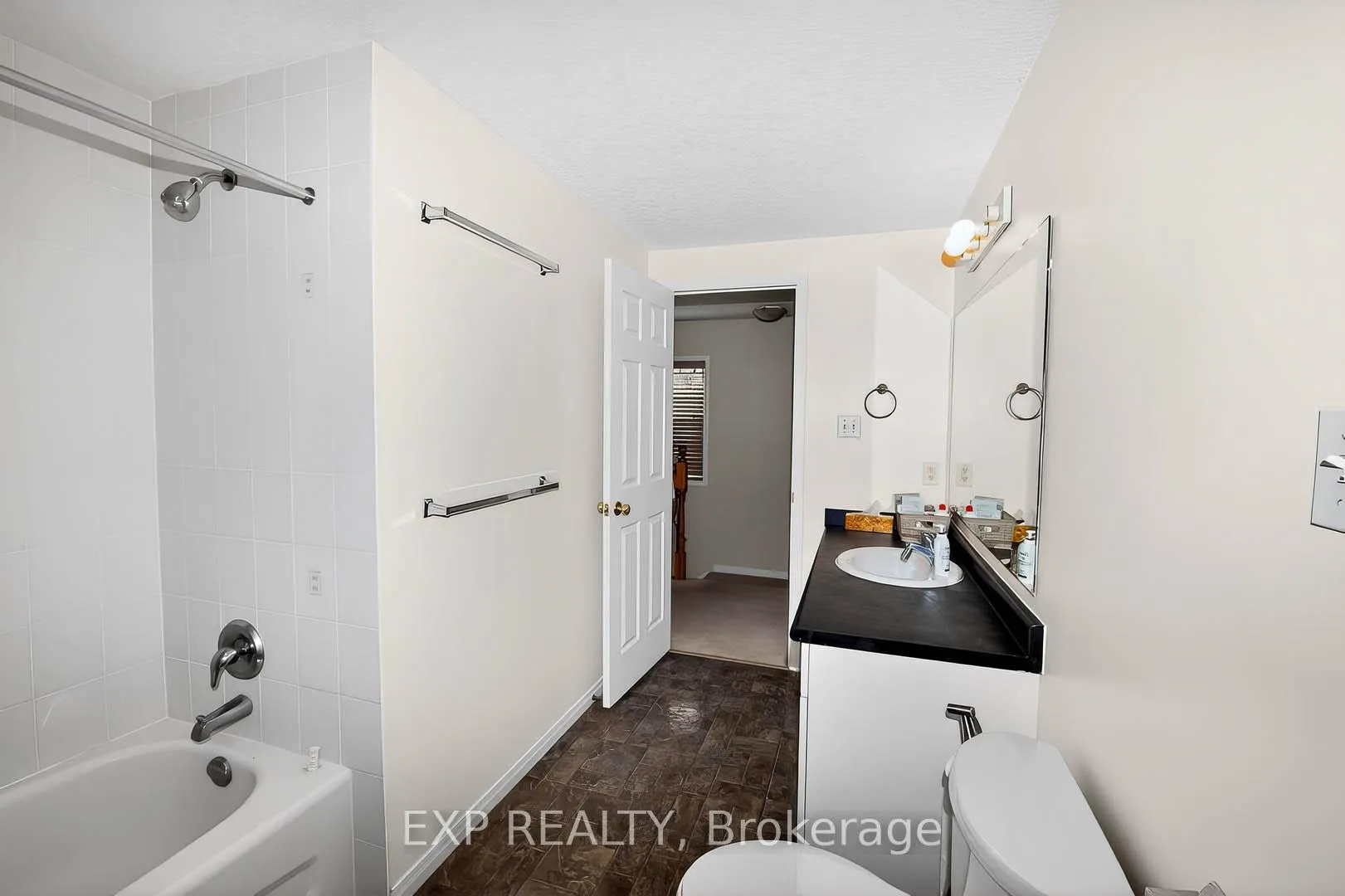 Photo 20 of 600 Winterberry Avenue, Waterloo — HOMEH
