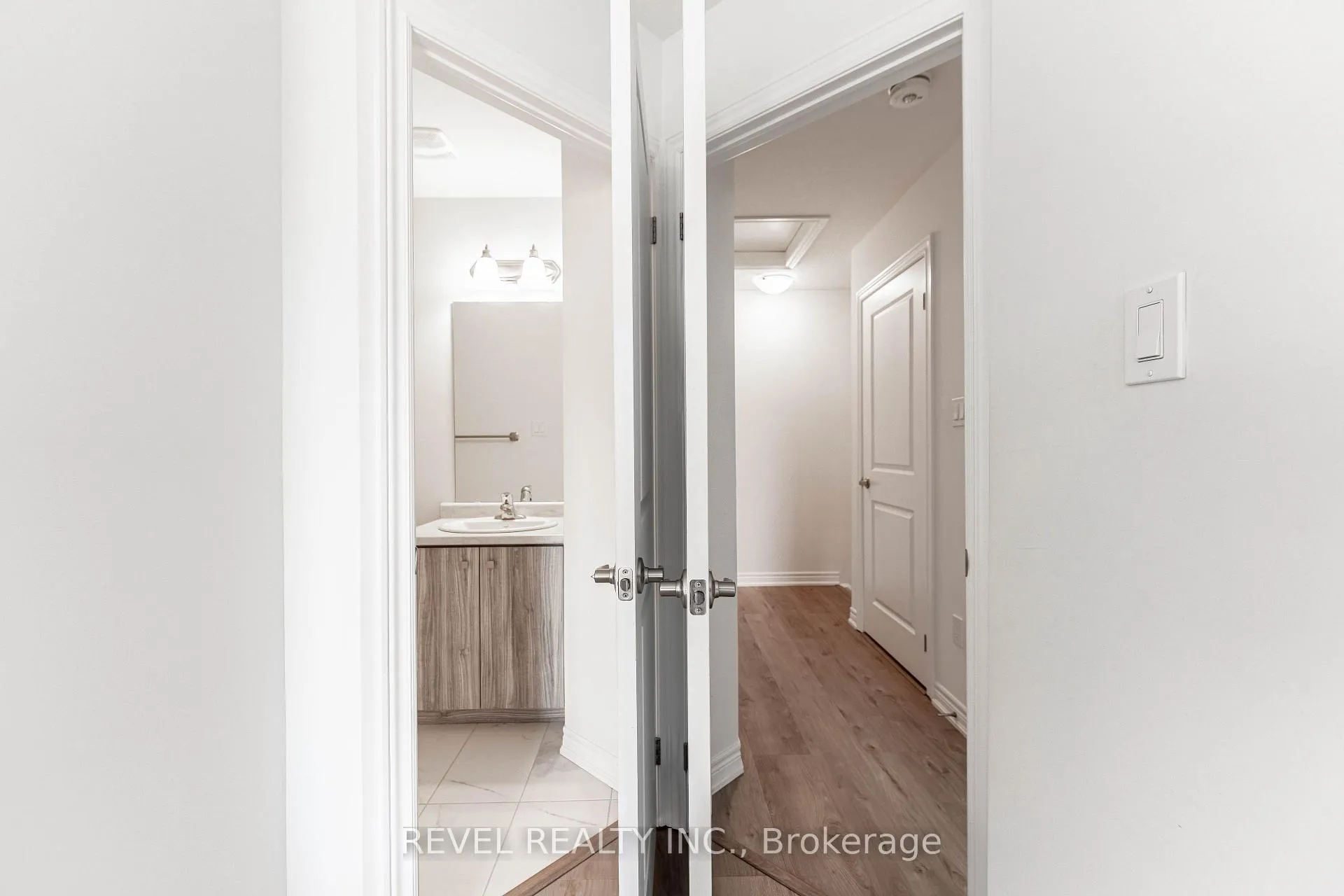 Photo 16 of 92 Dryden Lane, Hamilton, McQuesten — HOMEH
