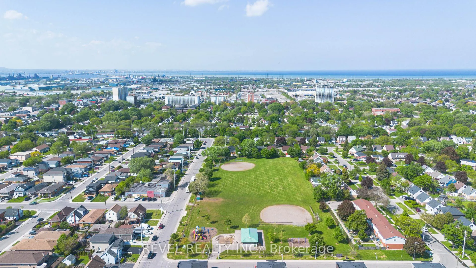 Photo 23 of 92 Dryden Lane, Hamilton, McQuesten — HOMEH