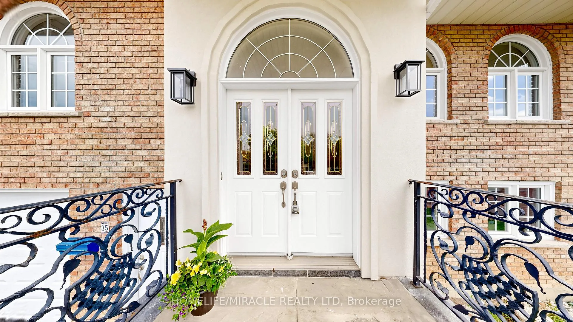 Photo 6 of 35 Pioneer Lane, Vaughan, East Woodbridge — HOMEH