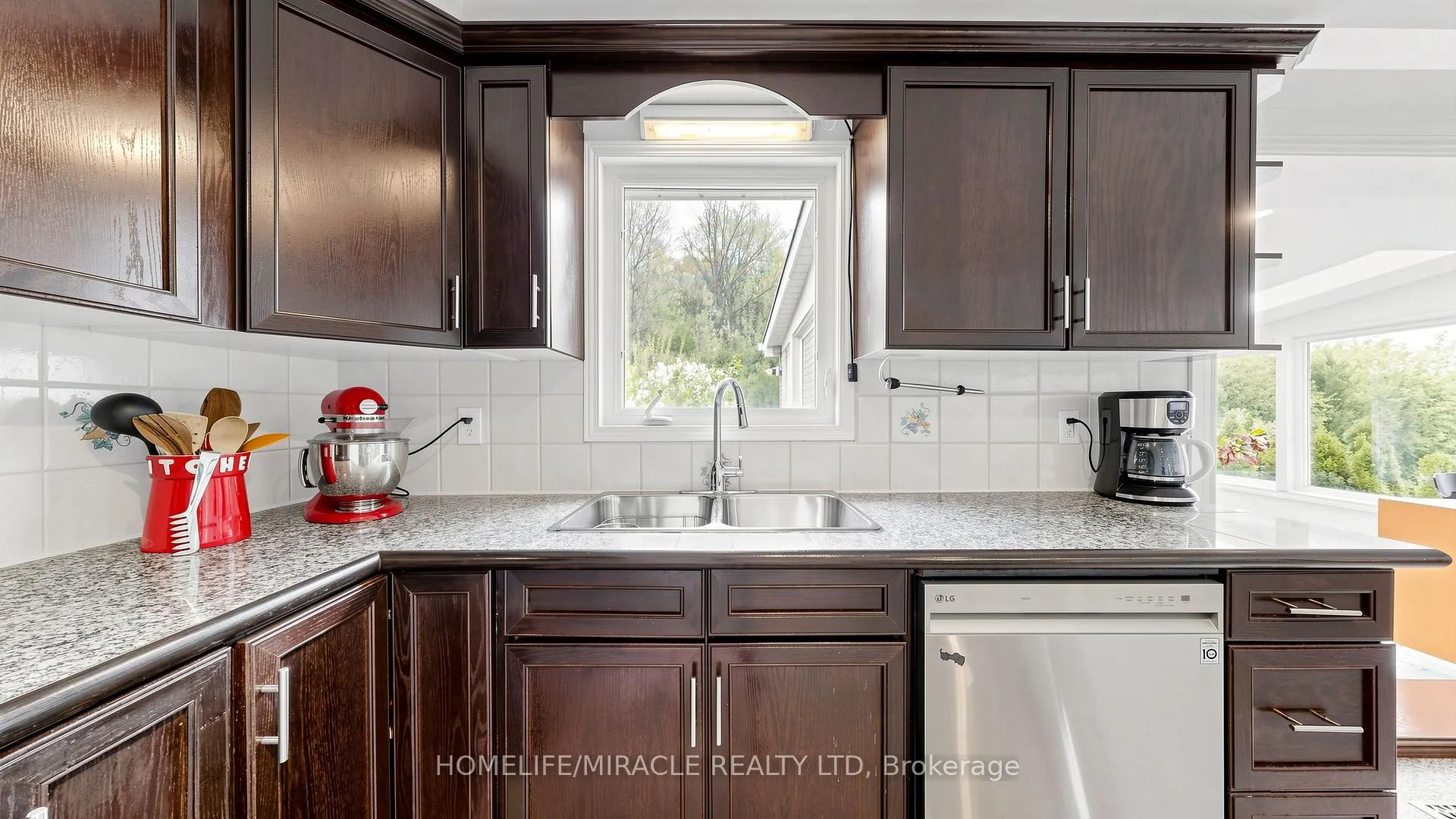 Photo 15 of 35 Pioneer Lane, Vaughan, East Woodbridge — HOMEH