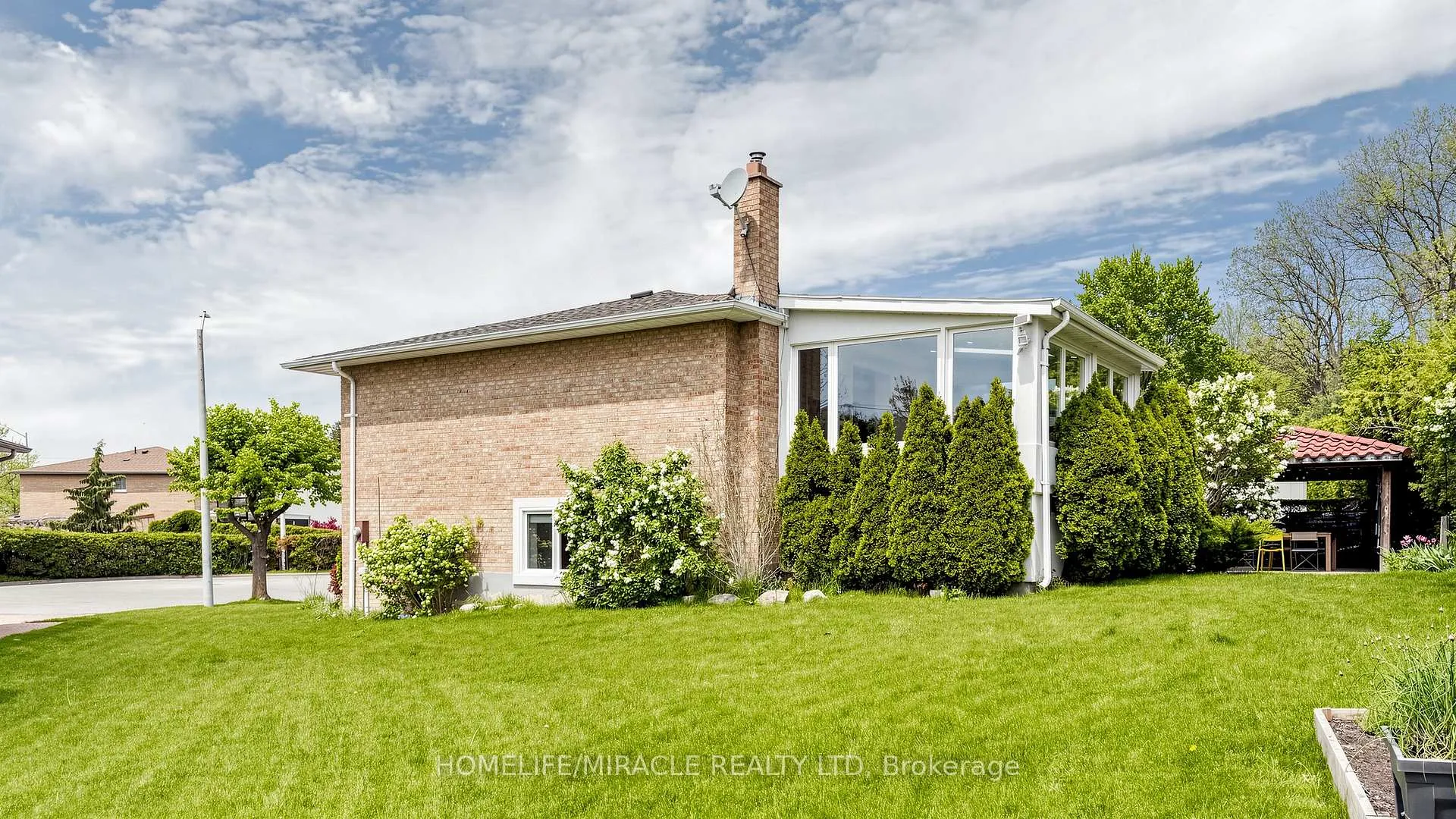 Photo 43 of 35 Pioneer Lane, Vaughan, East Woodbridge — HOMEH