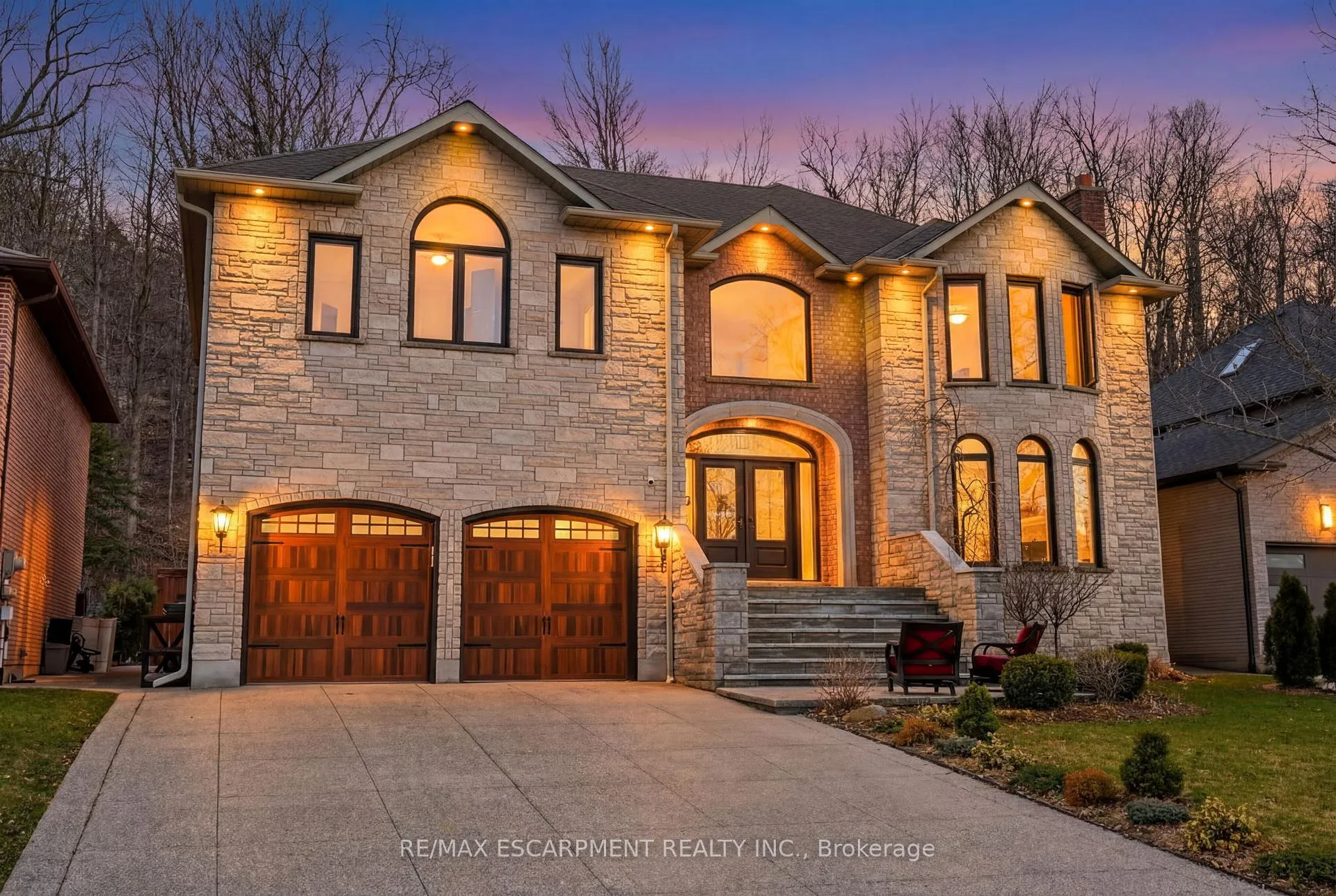 Photo 1 of 82 Maple Drive, Hamilton, Stoney Creek — HOMEH