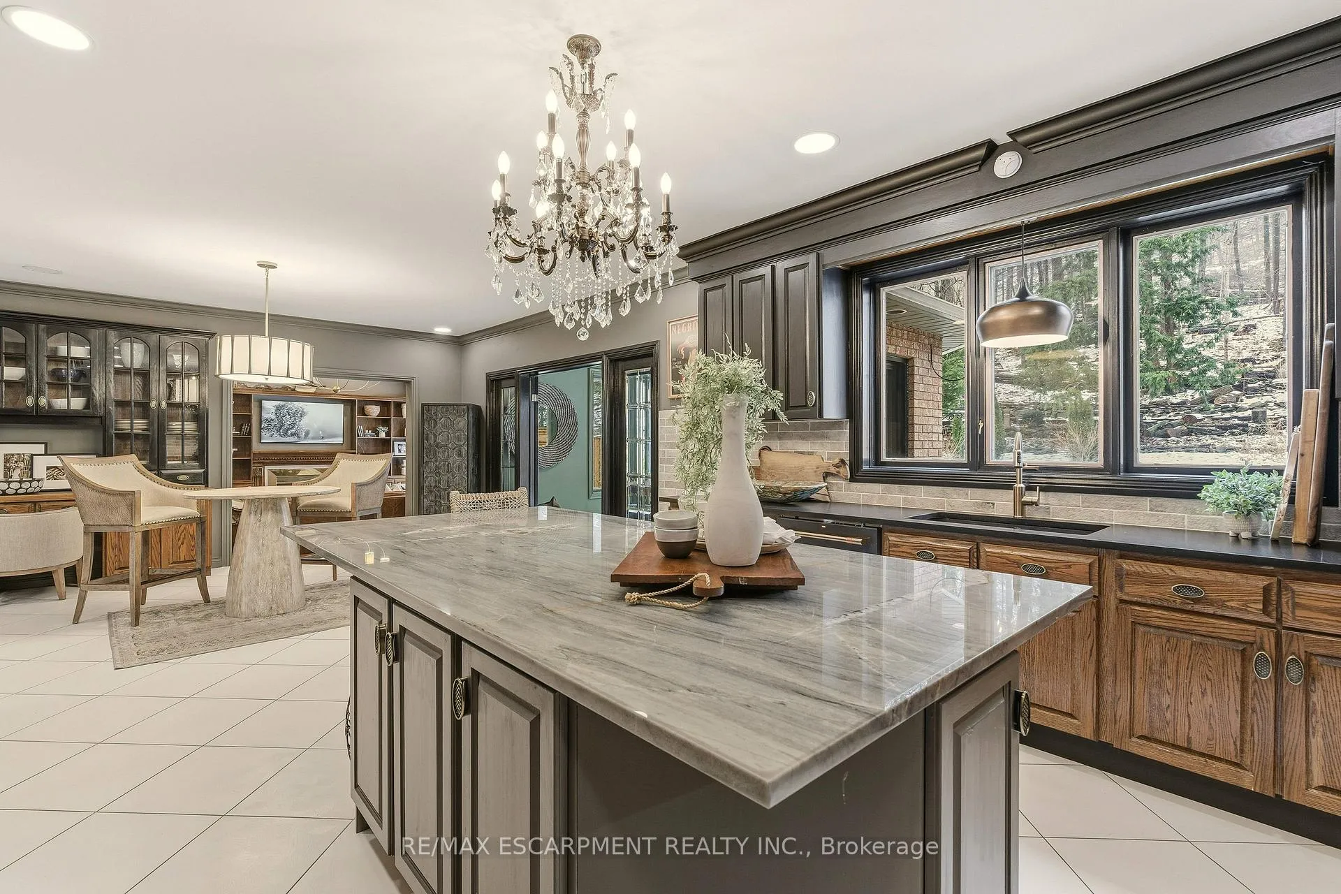 Photo 16 of 82 Maple Drive, Hamilton, Stoney Creek — HOMEH