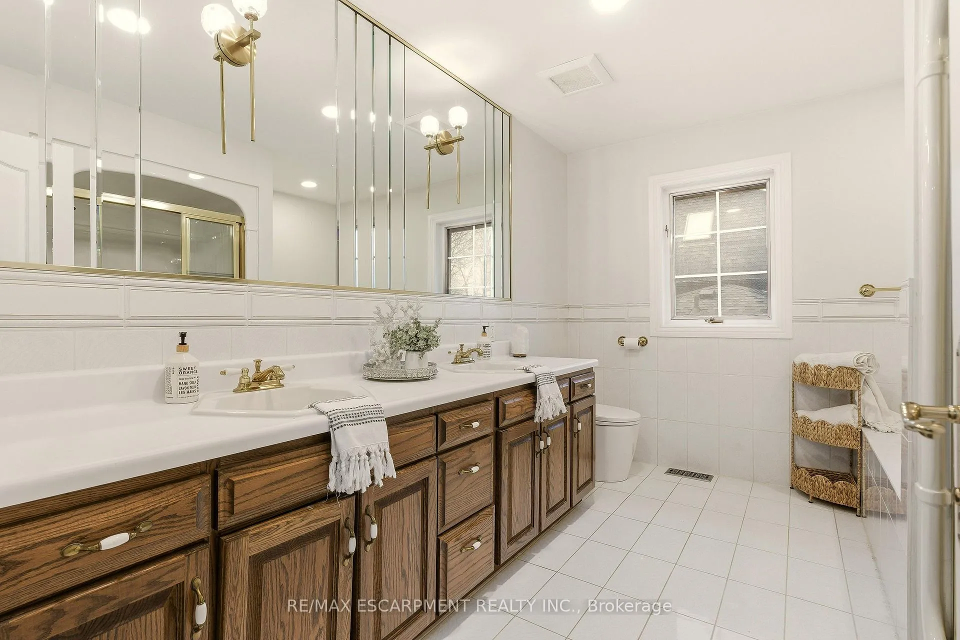 Photo 26 of 82 Maple Drive, Hamilton, Stoney Creek — HOMEH