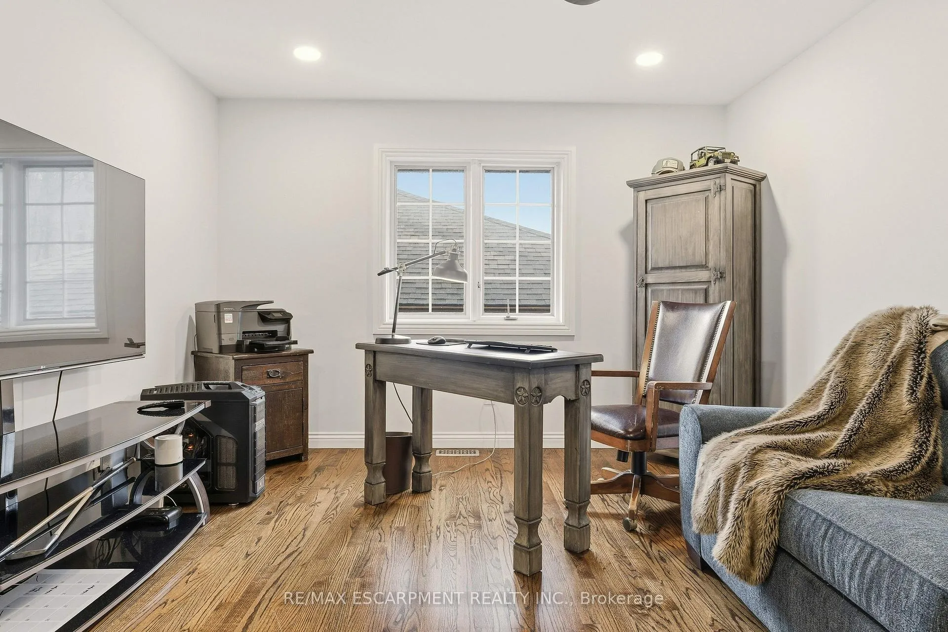 Photo 32 of 82 Maple Drive, Hamilton, Stoney Creek — HOMEH