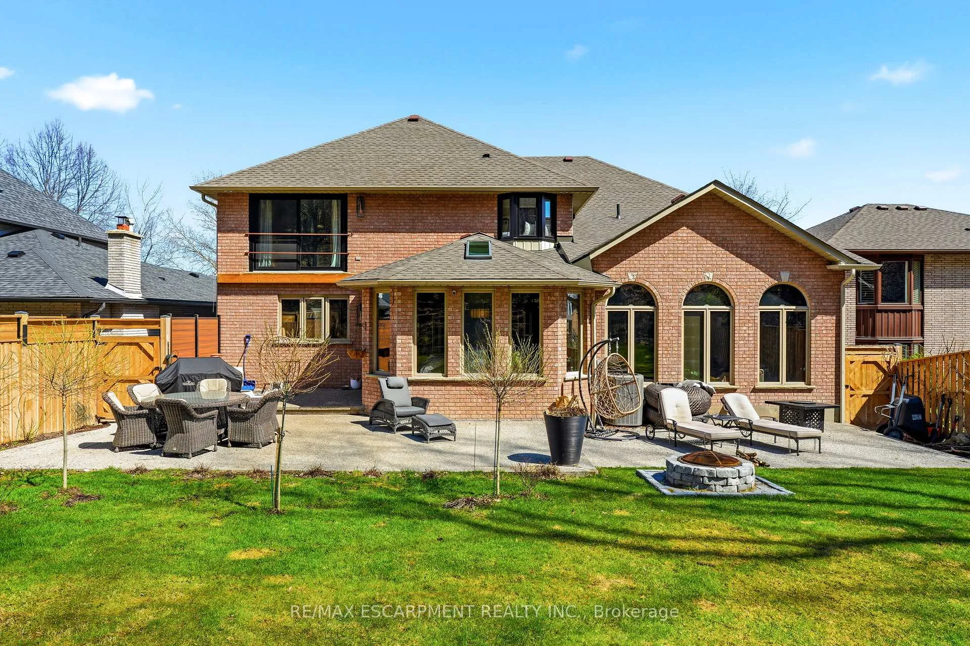 Photo 43 of 82 Maple Drive, Hamilton, Stoney Creek — HOMEH