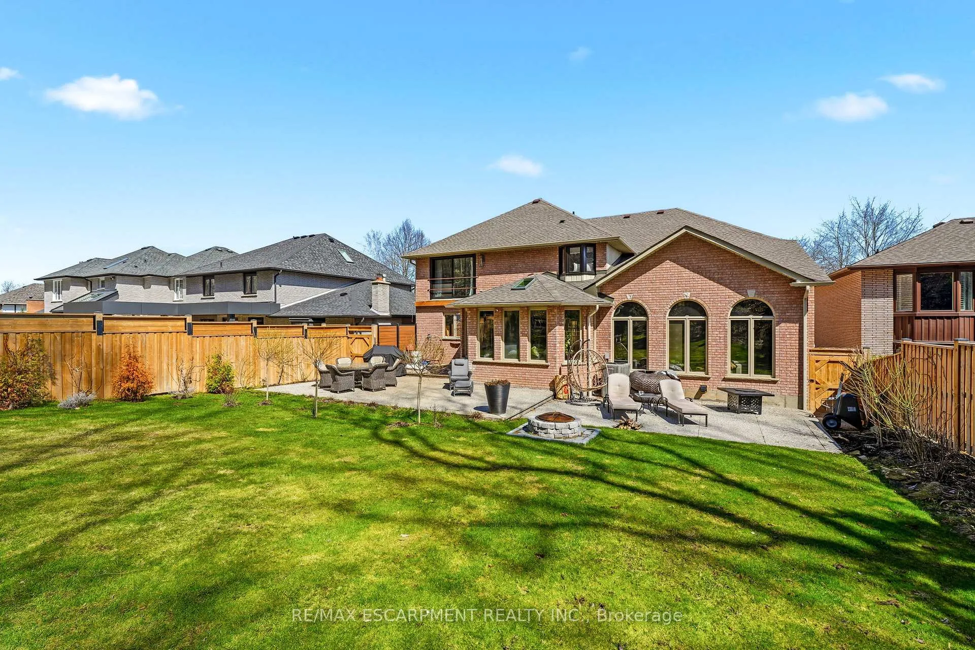 Photo 44 of 82 Maple Drive, Hamilton, Stoney Creek — HOMEH