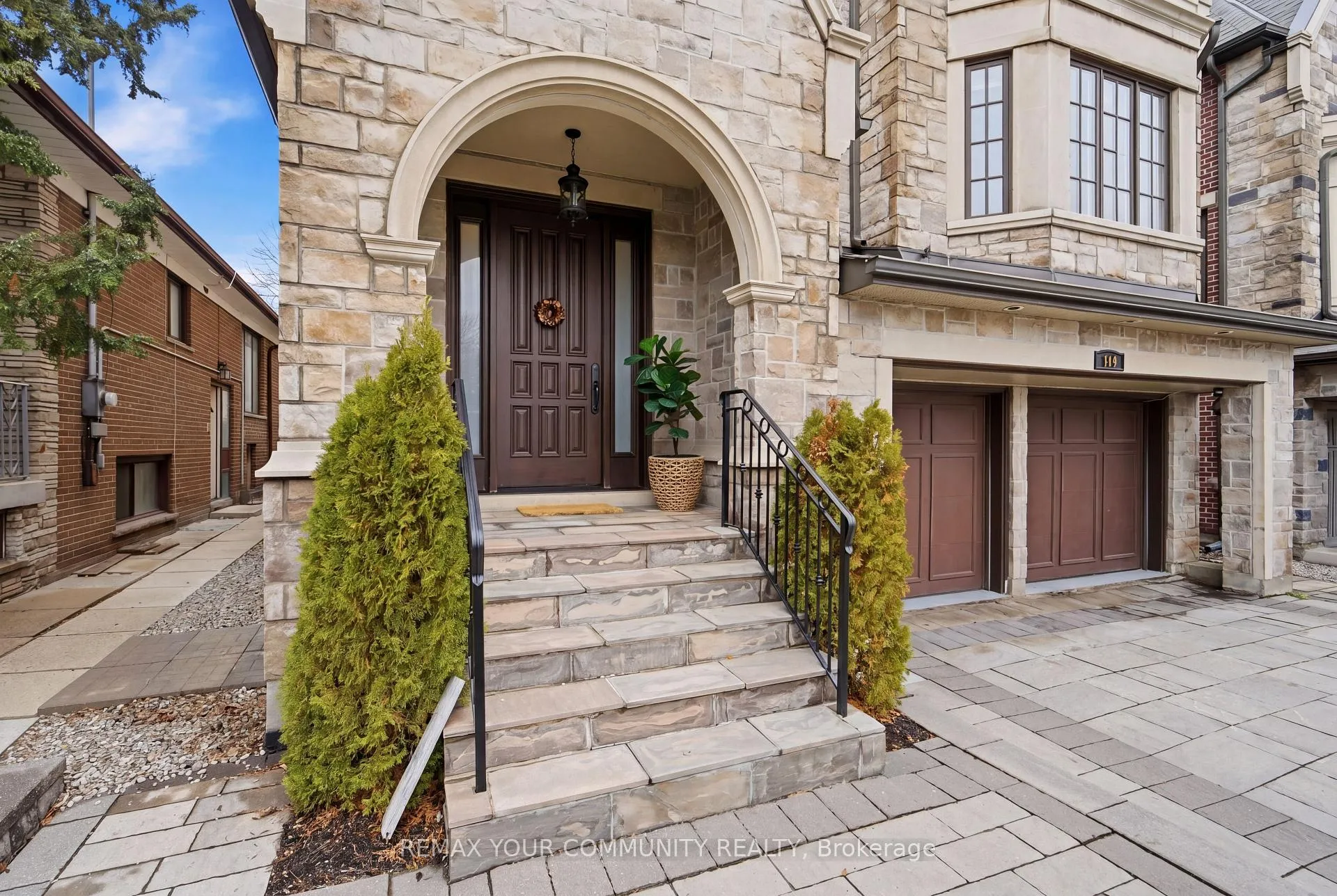 Photo 2 of 116 Frontenac Avenue, Toronto, Bedford Park-Nortown — HOMEH