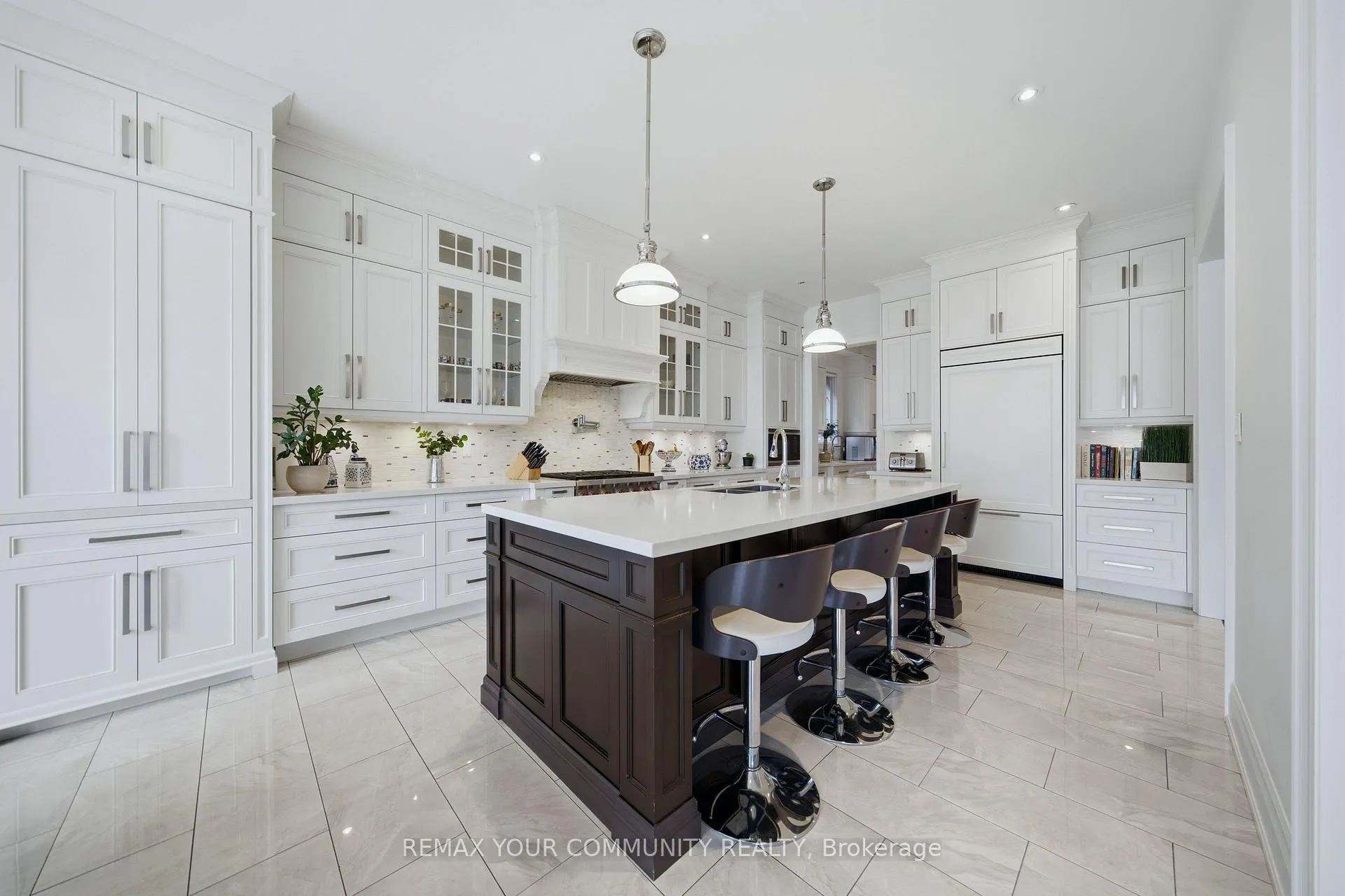 Photo 9 of 116 Frontenac Avenue, Toronto, Bedford Park-Nortown — HOMEH