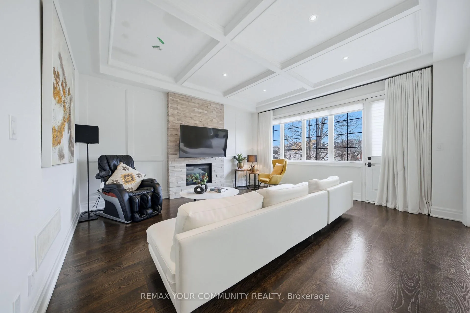 Photo 13 of 116 Frontenac Avenue, Toronto, Bedford Park-Nortown — HOMEH