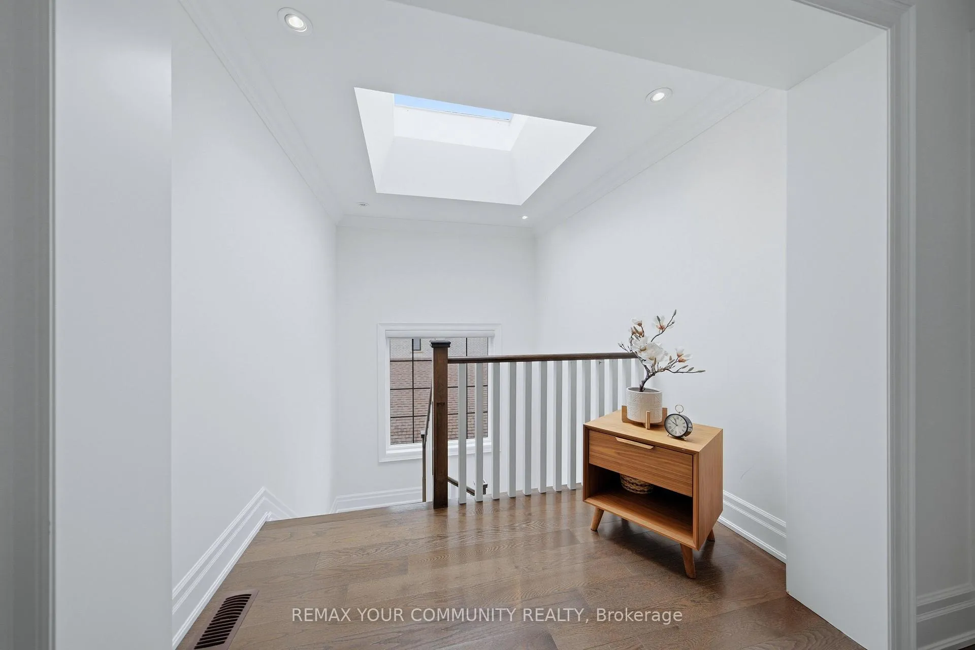 Photo 21 of 116 Frontenac Avenue, Toronto, Bedford Park-Nortown — HOMEH