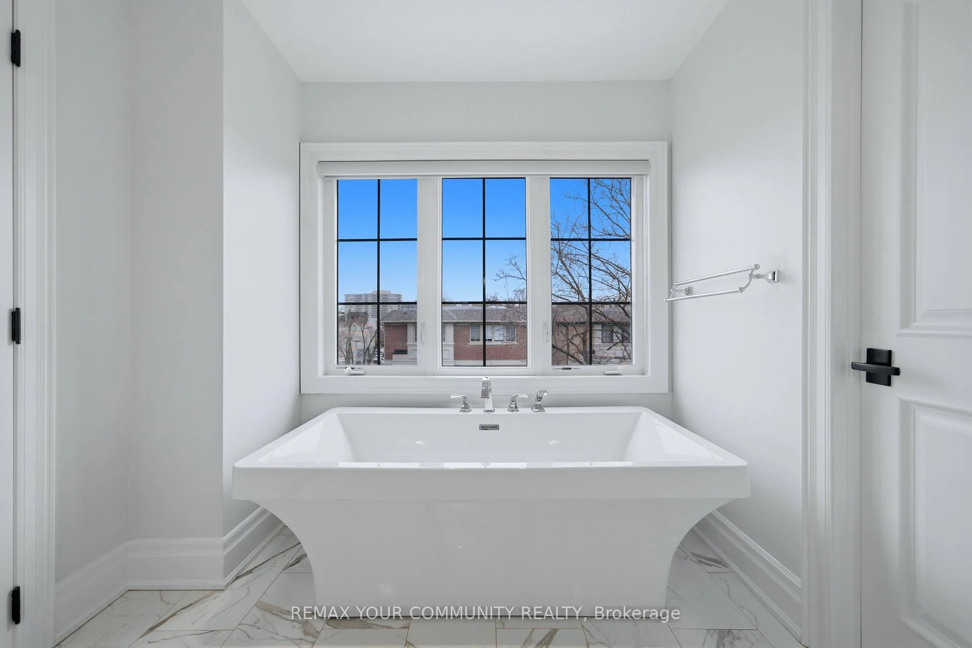 Photo 26 of 116 Frontenac Avenue, Toronto, Bedford Park-Nortown — HOMEH
