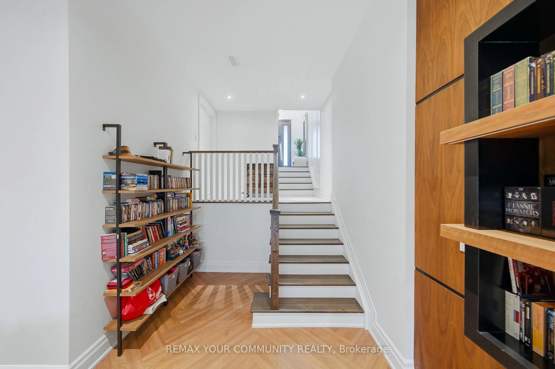 Photo 39 of 116 Frontenac Avenue, Toronto, Bedford Park-Nortown — HOMEH