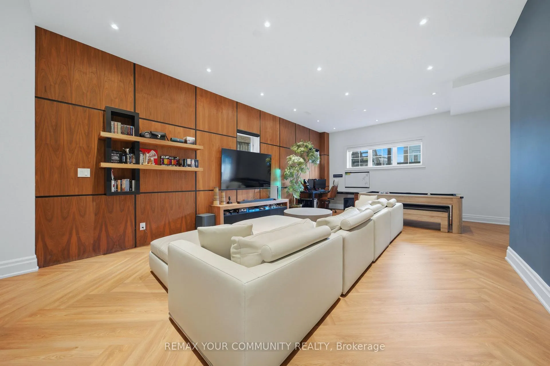 Photo 40 of 116 Frontenac Avenue, Toronto, Bedford Park-Nortown — HOMEH