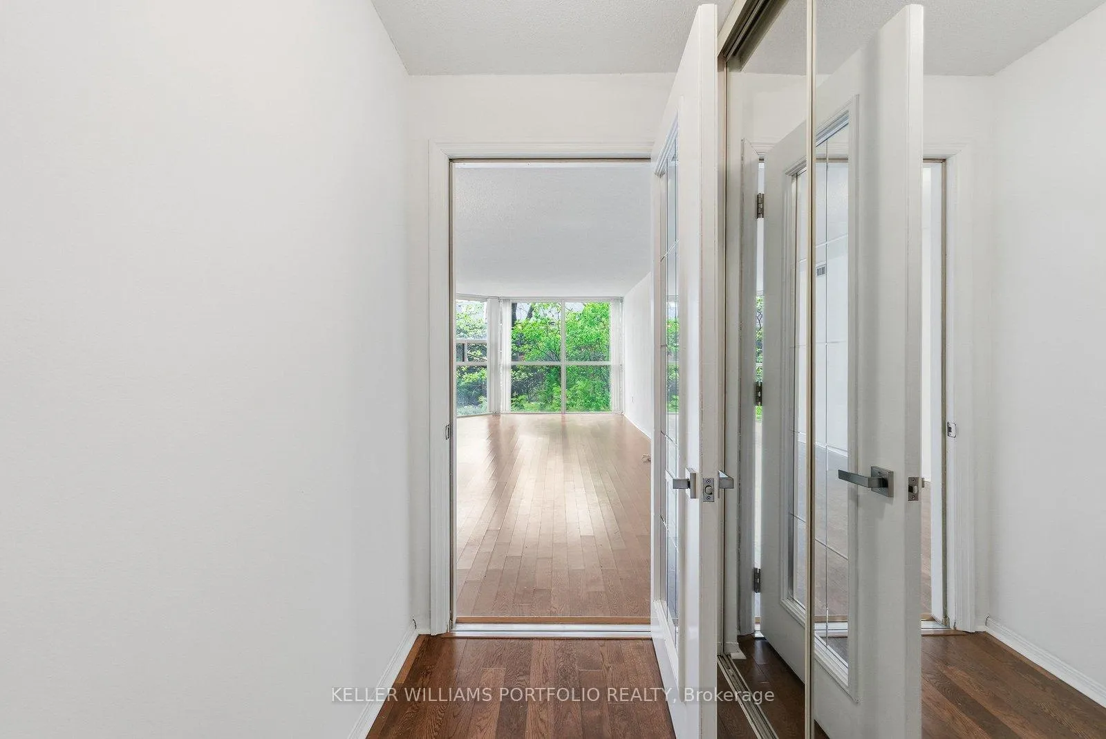 Photo 2 of Unit 107, 701 King Street W, Toronto, Niagara — HOMEH