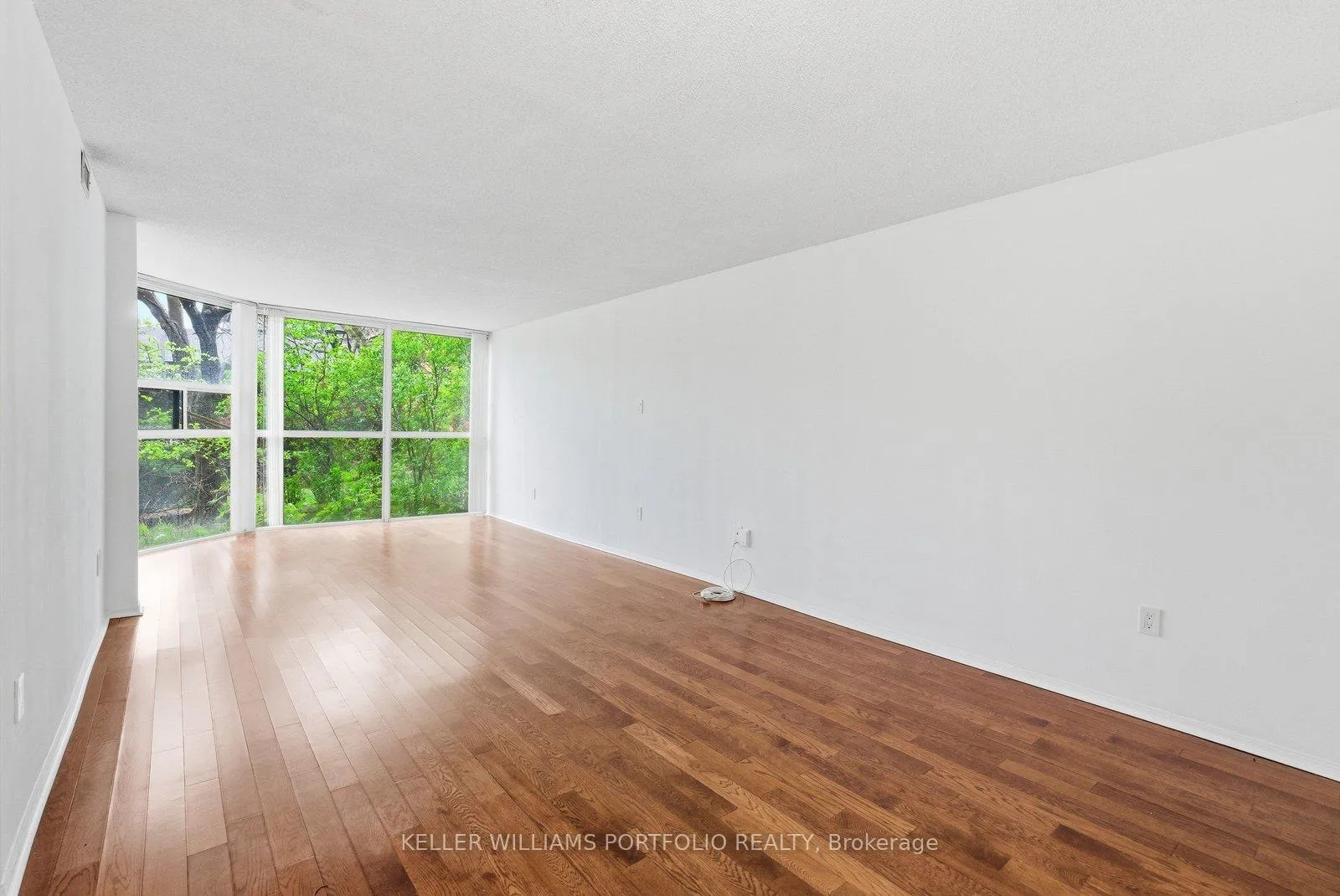 Photo 6 of Unit 107, 701 King Street W, Toronto, Niagara — HOMEH