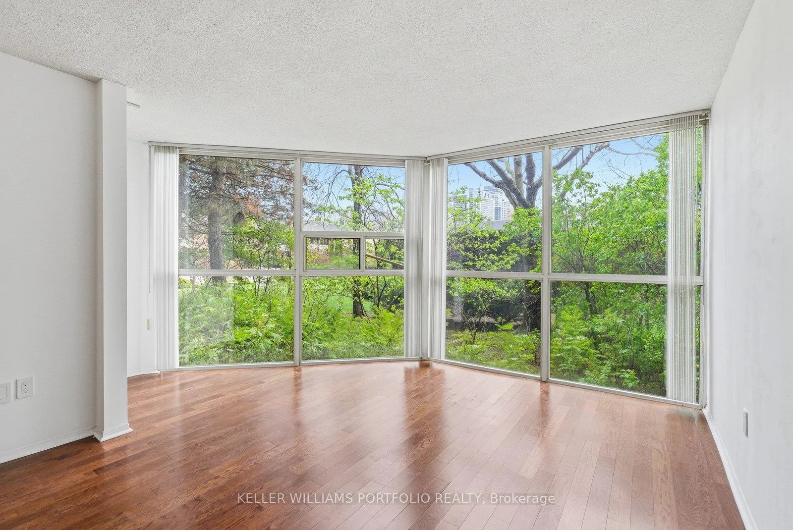 Photo 7 of Unit 107, 701 King Street W, Toronto, Niagara — HOMEH