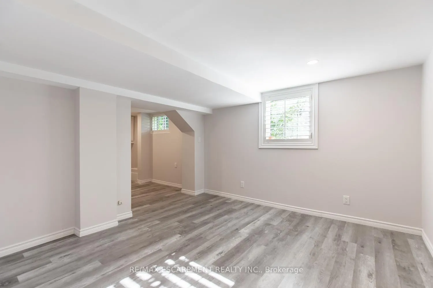 Photo 10 of Unit 2, 927 Teal Drive, Burlington, LaSalle — HOMEH