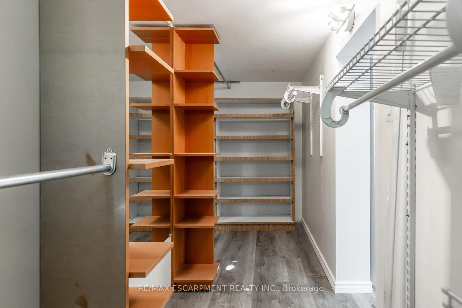 Photo 14 of Unit 2, 927 Teal Drive, Burlington, LaSalle — HOMEH