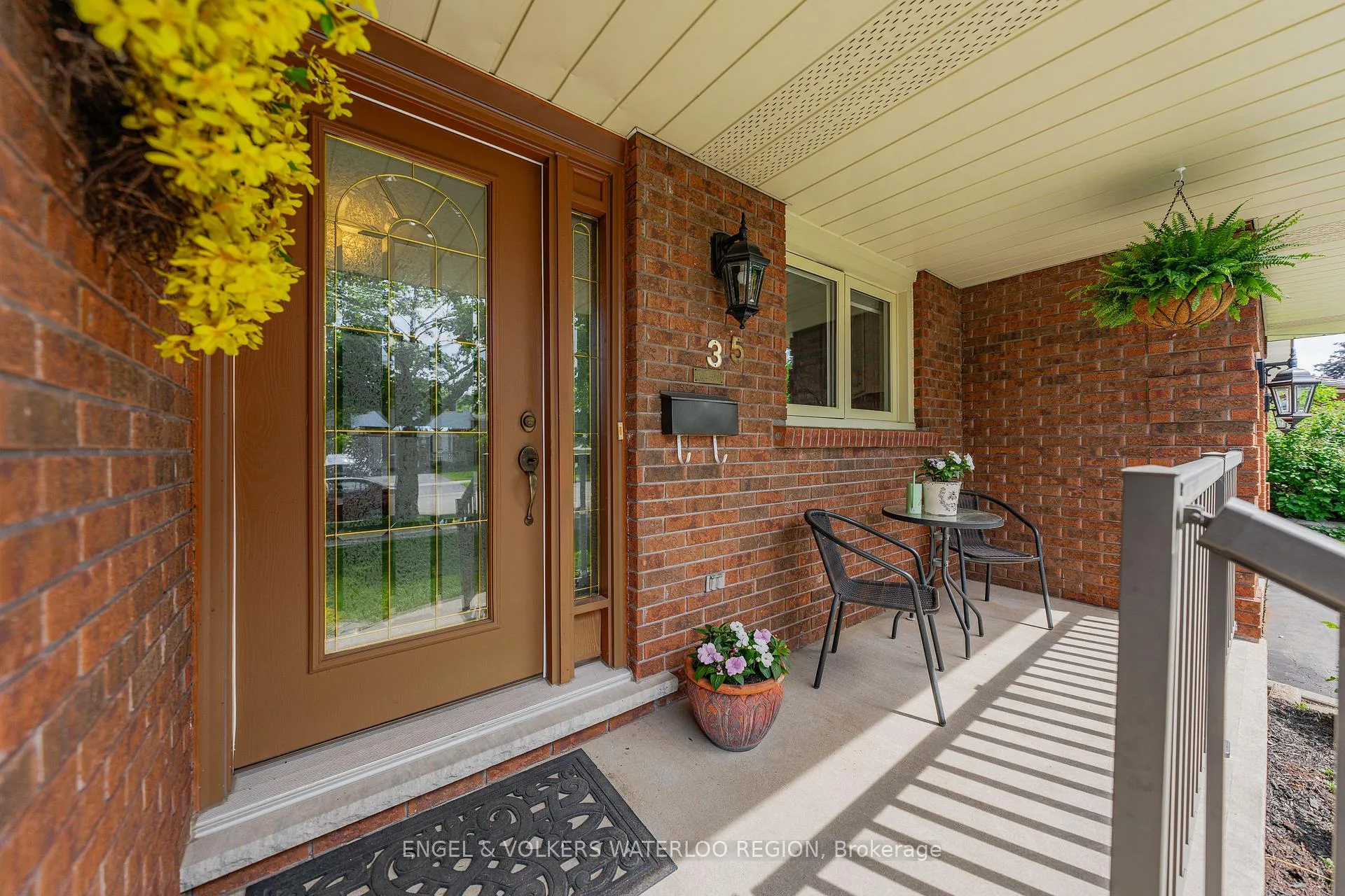 Photo 4 of 35 Countryside Crescent, Waterloo — HOMEH