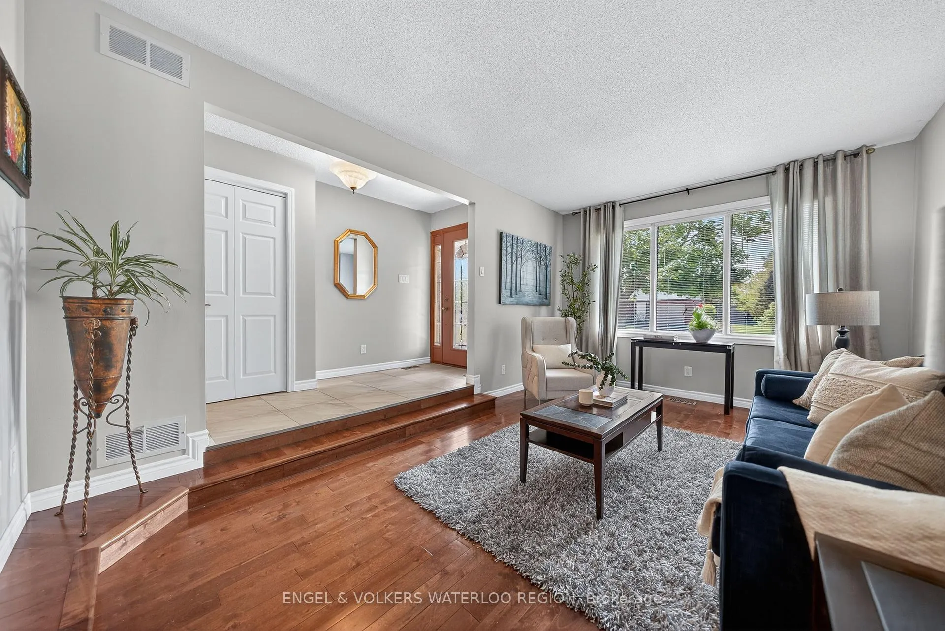 Photo 8 of 35 Countryside Crescent, Waterloo — HOMEH