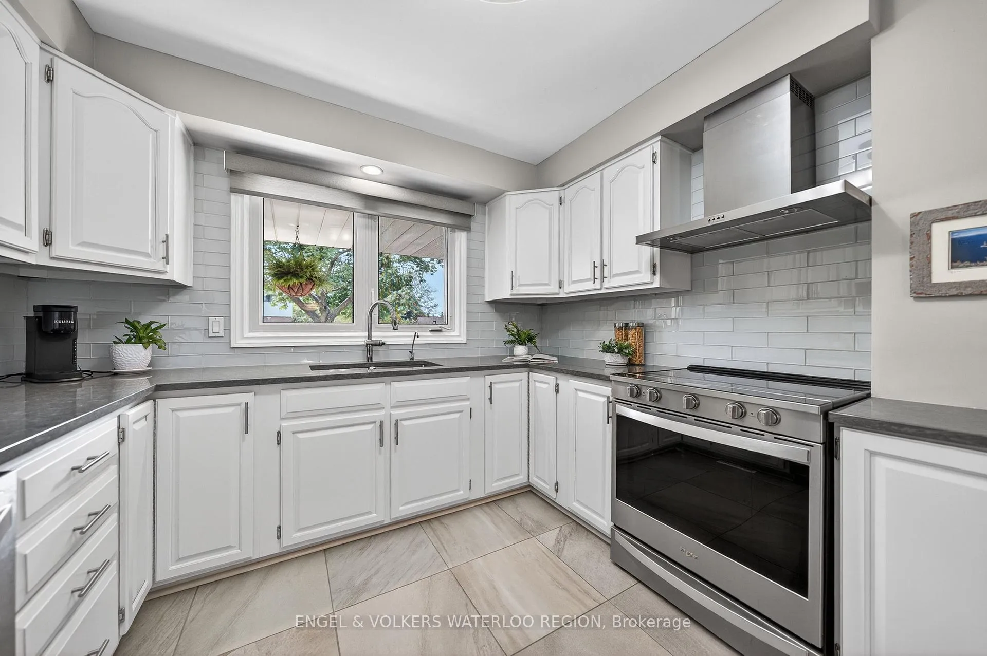 Photo 14 of 35 Countryside Crescent, Waterloo — HOMEH