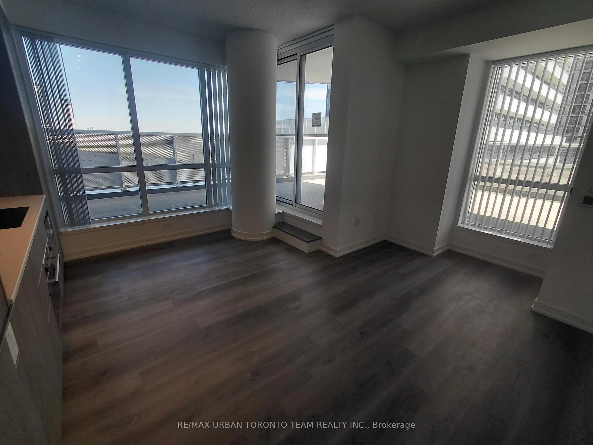 Photo 2 of Unit 512, 8 Interchange Way, Vaughan, Vaughan Corporate Centre — HOMEH