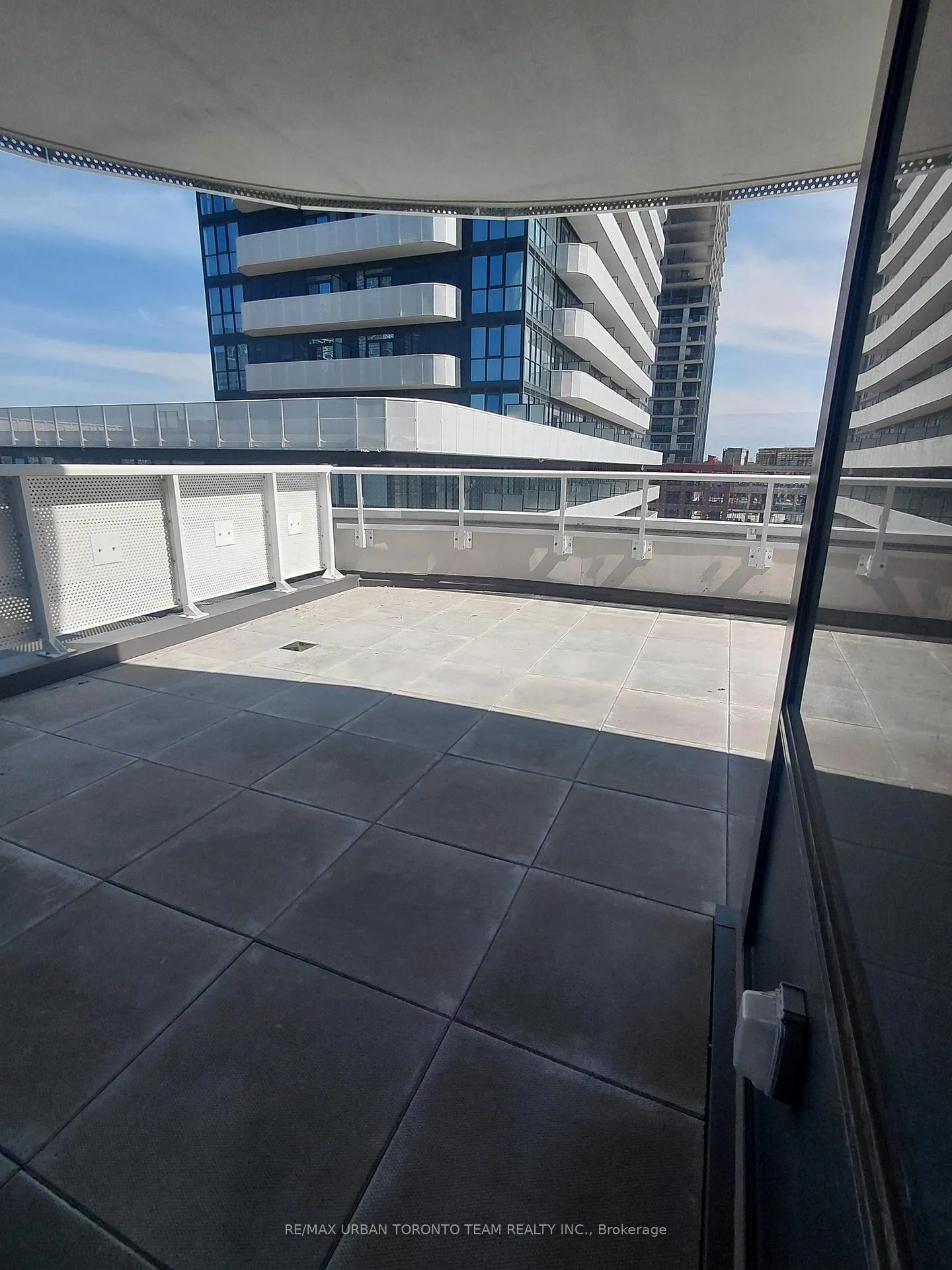 Photo 4 of Unit 512, 8 Interchange Way, Vaughan, Vaughan Corporate Centre — HOMEH