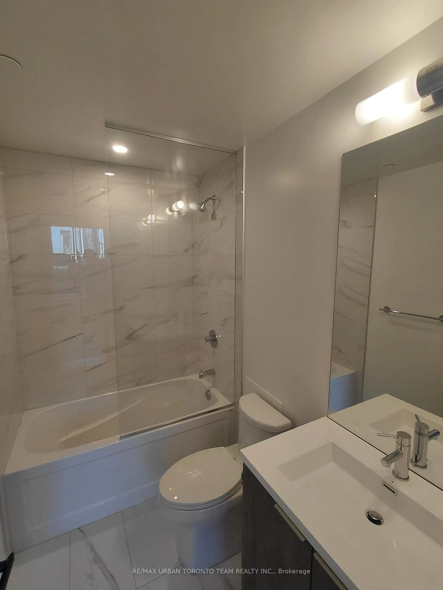 Photo 9 of Unit 512, 8 Interchange Way, Vaughan, Vaughan Corporate Centre — HOMEH