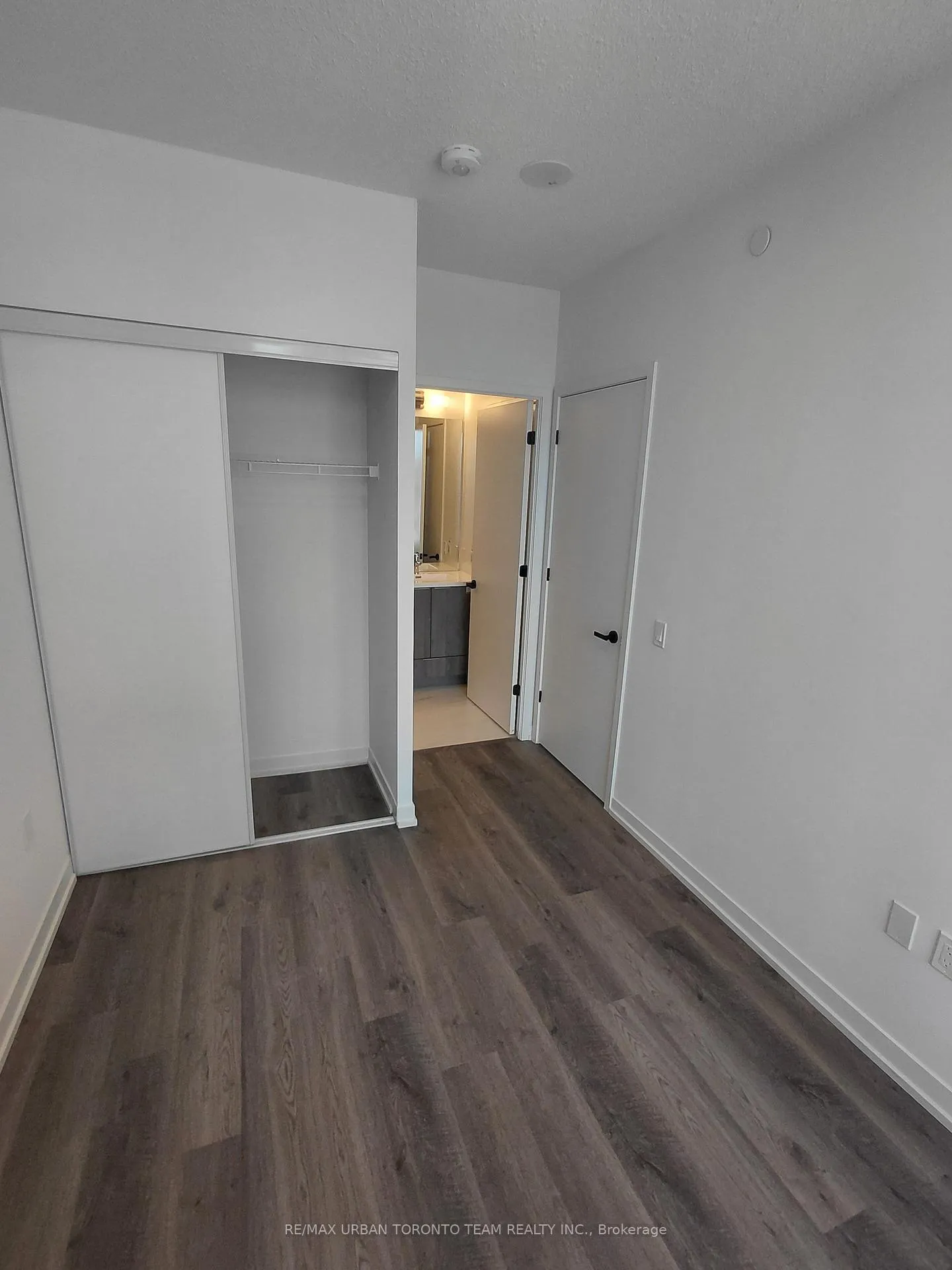 Photo 11 of Unit 512, 8 Interchange Way, Vaughan, Vaughan Corporate Centre — HOMEH