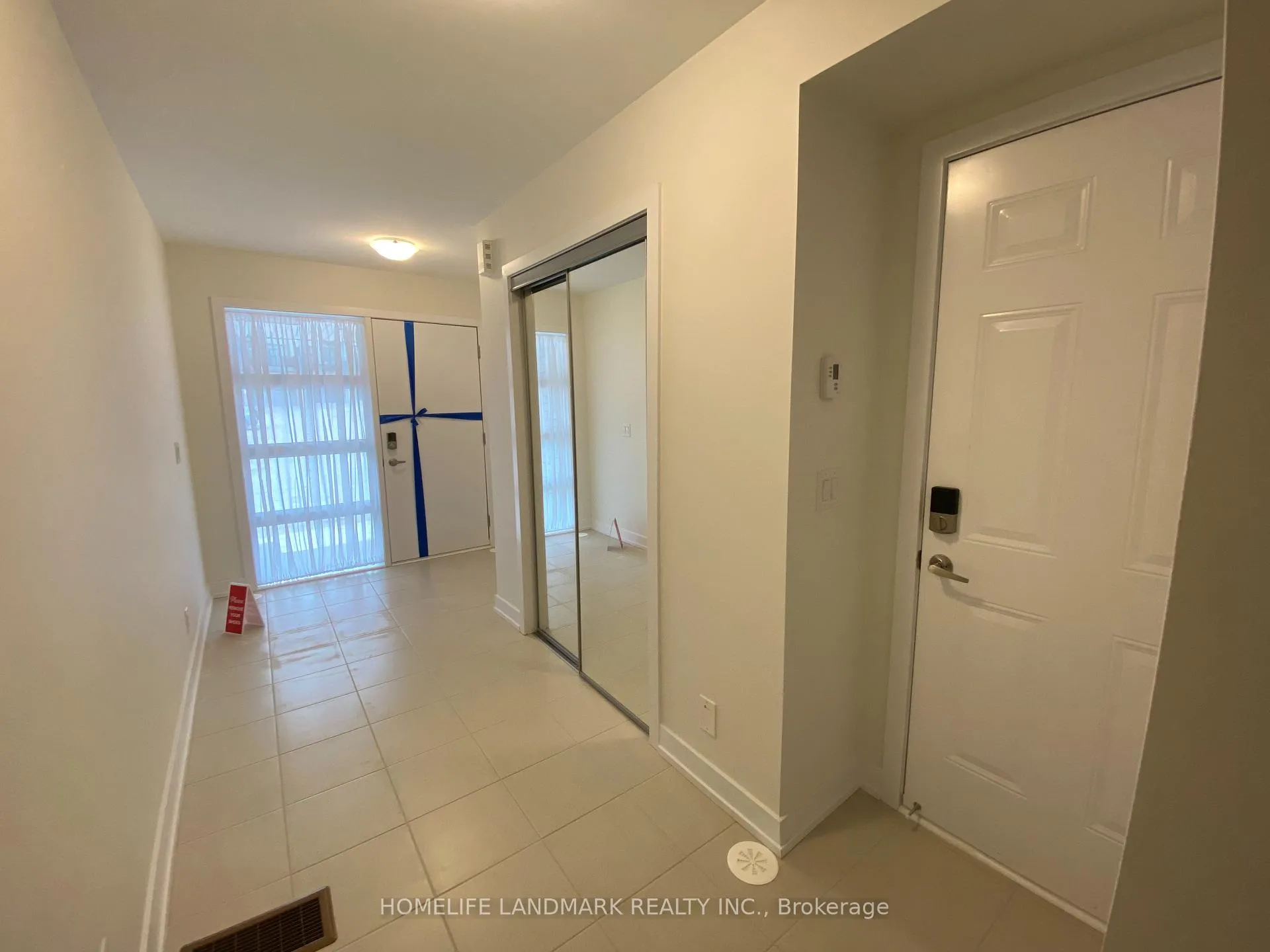 Photo 3 of 21 Schmidt Lane, Markham, Angus Glen — HOMEH