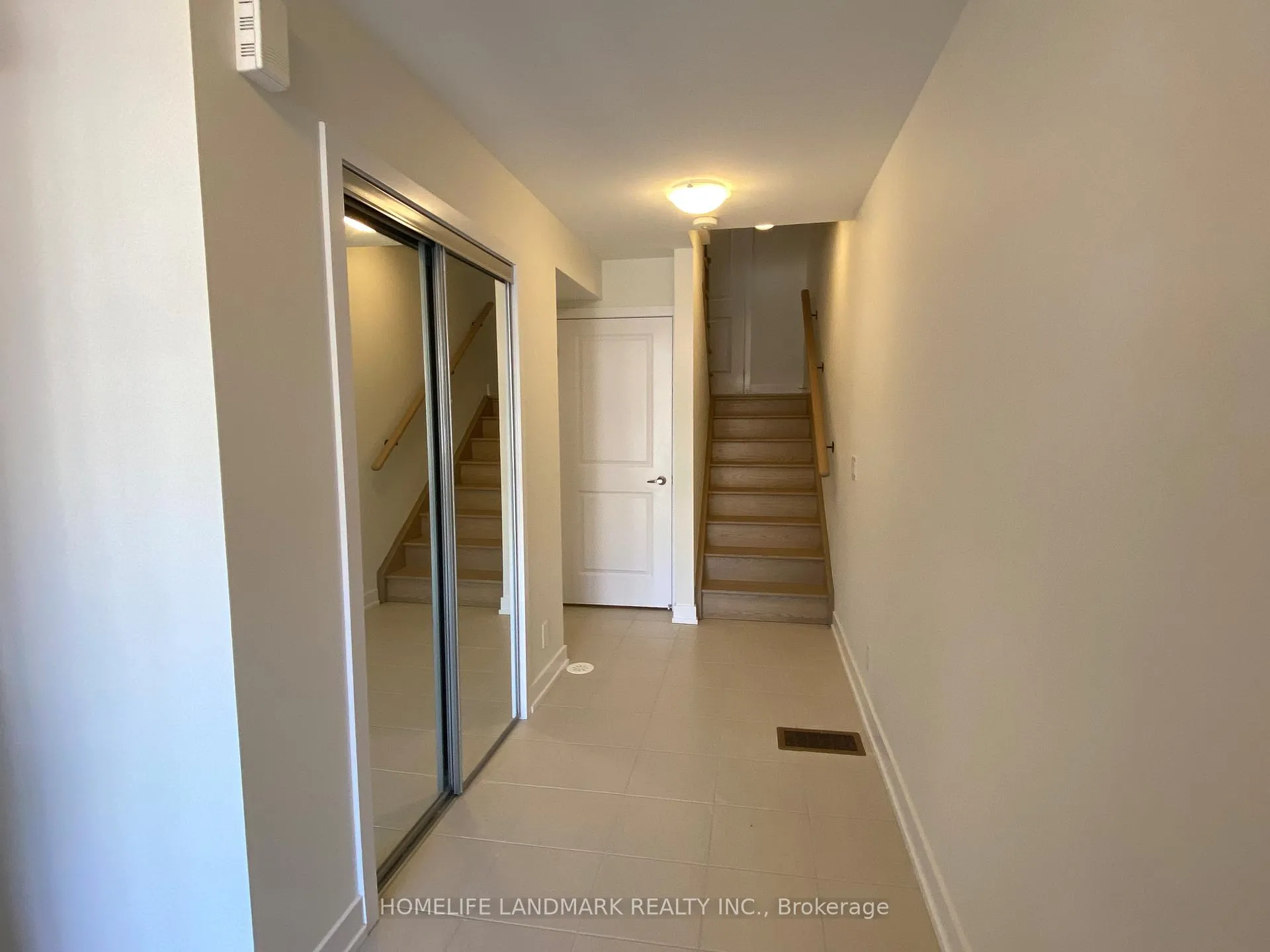 Photo 4 of 21 Schmidt Lane, Markham, Angus Glen — HOMEH