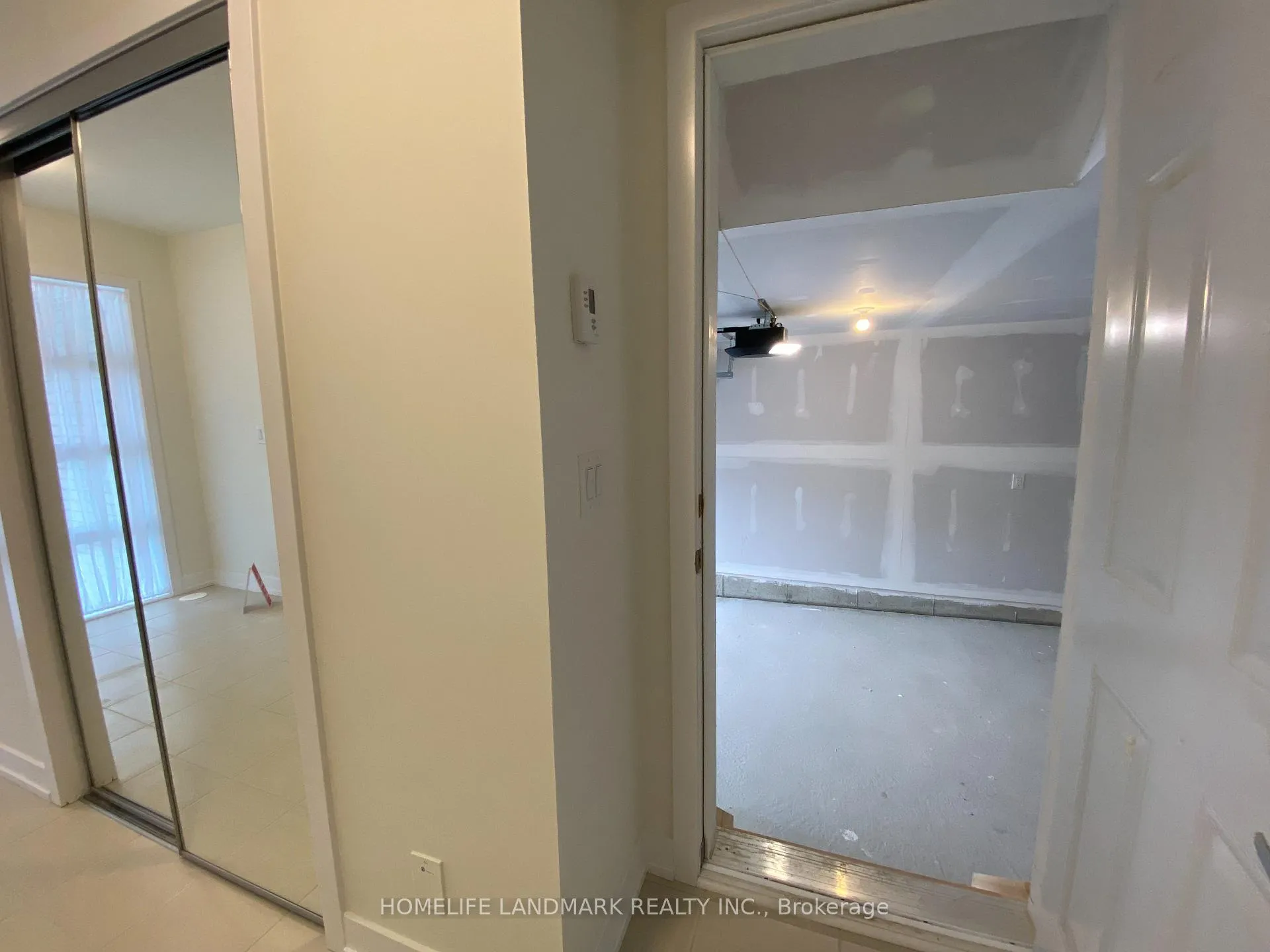 Photo 5 of 21 Schmidt Lane, Markham, Angus Glen — HOMEH