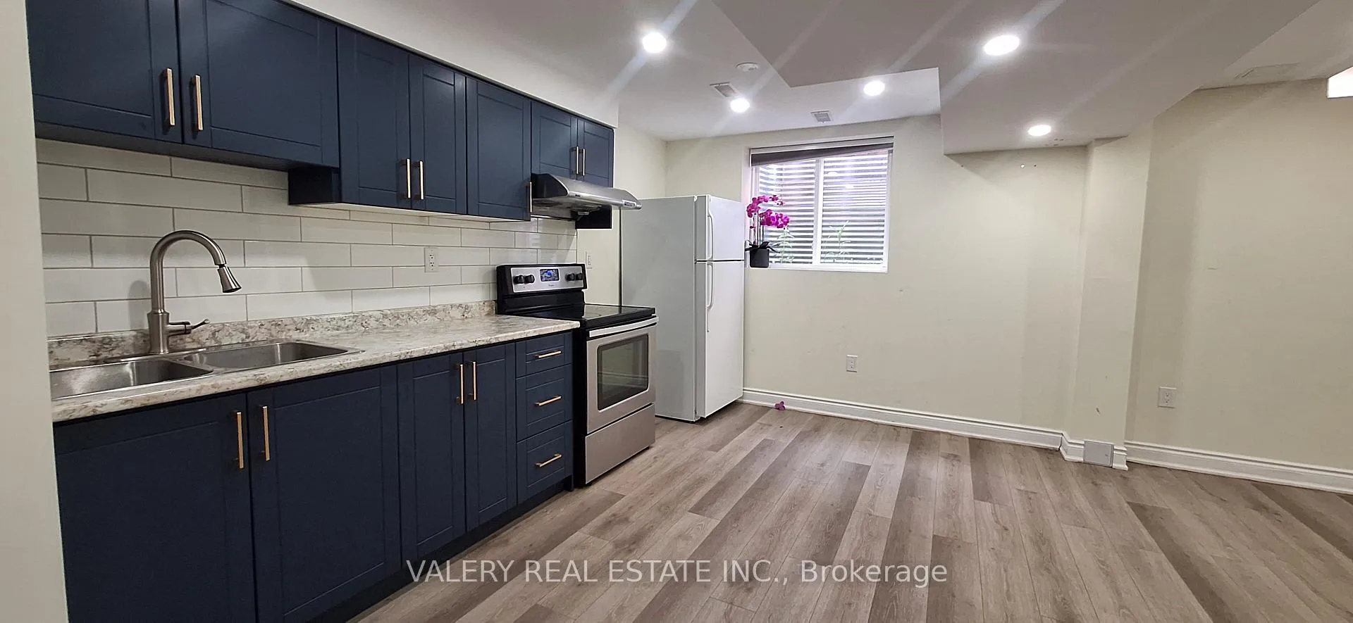 Photo 4 of Unit 2, 68 Mullis Crescent, Brampton, Fletcher's West — HOMEH