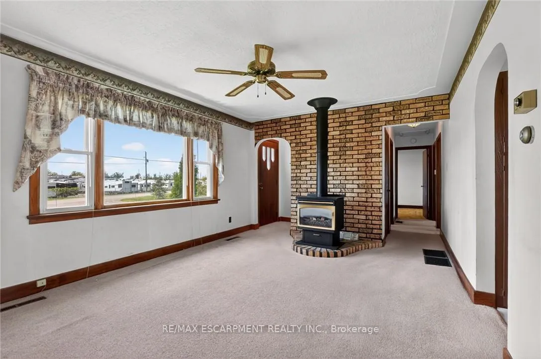 Photo 10 of 2883 South Grimsby Rd 10, Grimsby, Grimsby Escarpment — HOMEH