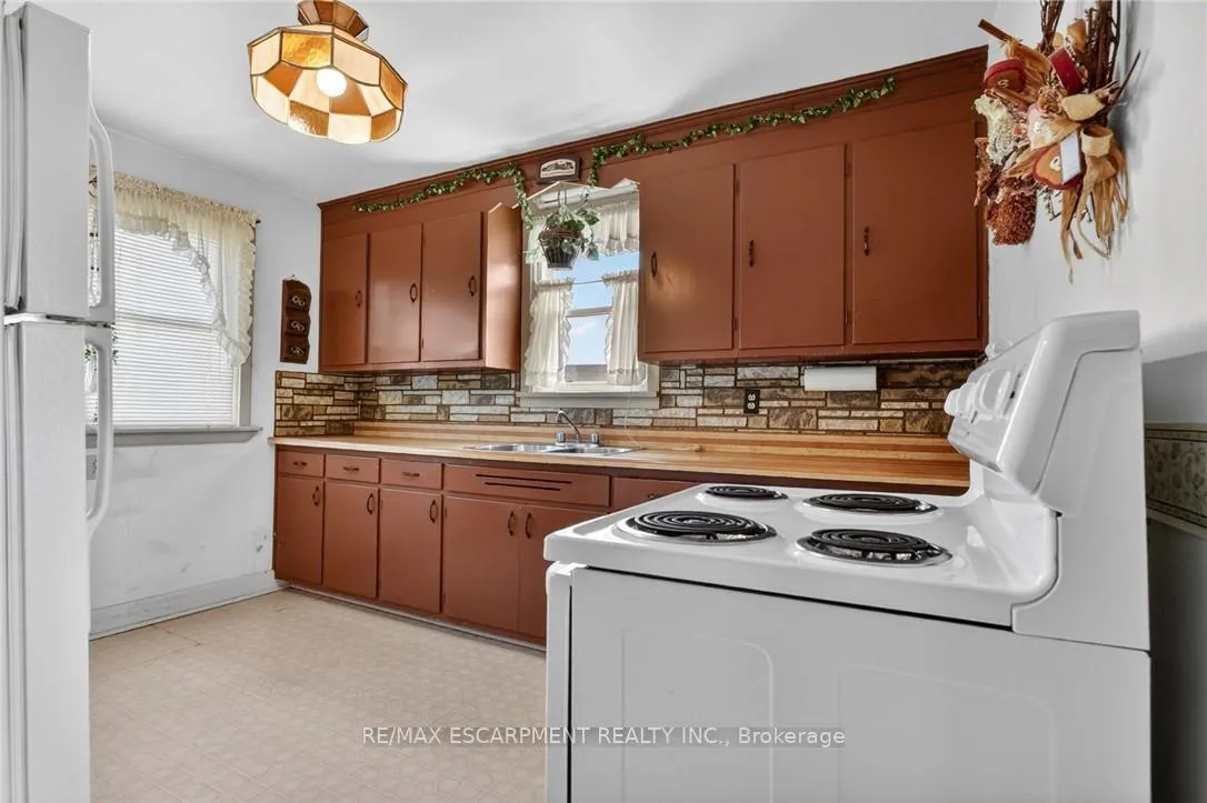 Photo 15 of 2883 South Grimsby Rd 10, Grimsby, Grimsby Escarpment — HOMEH