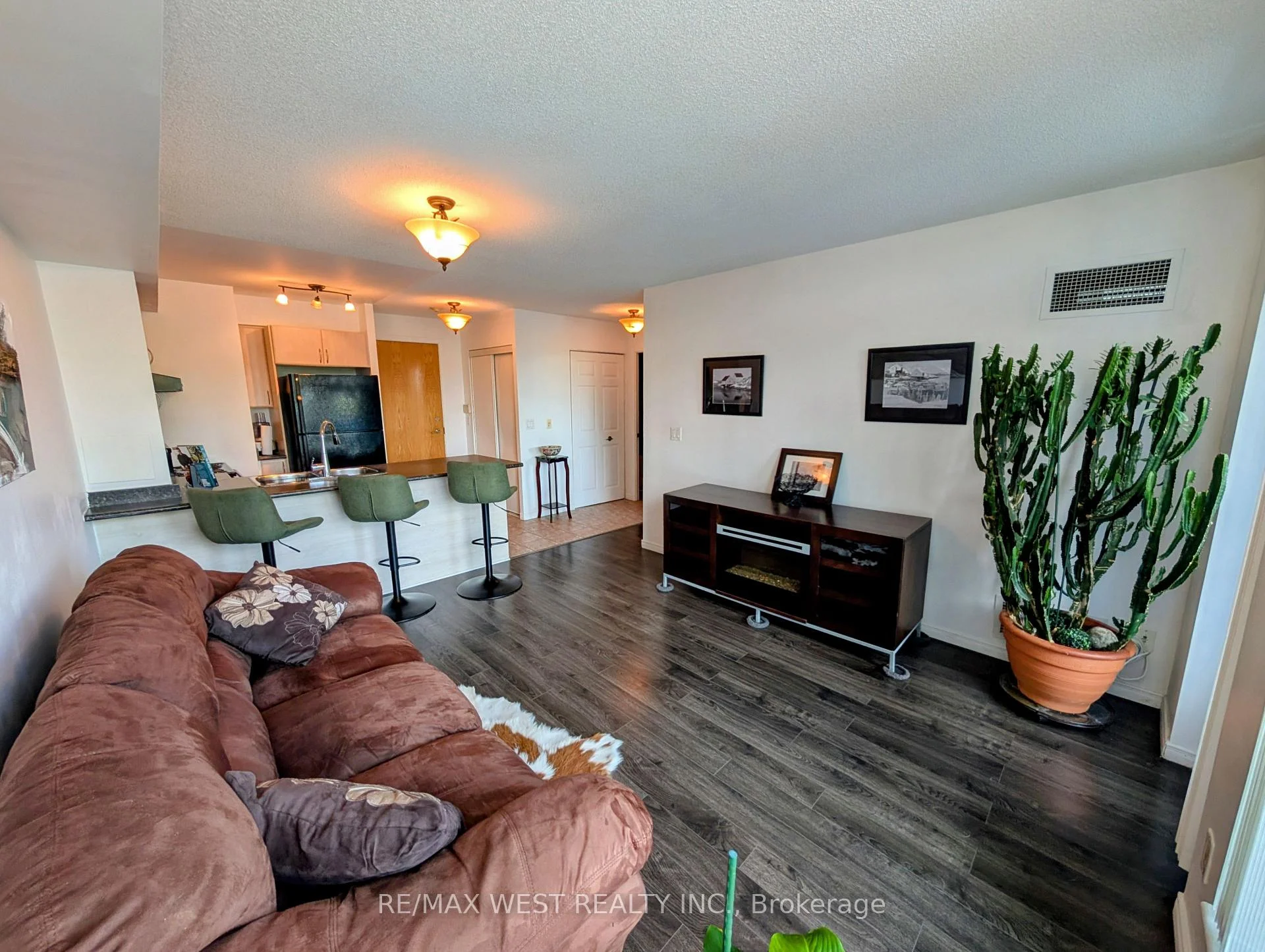Photo 7 of Unit 216, 340 Watson Street W, Whitby, Port Whitby — HOMEH