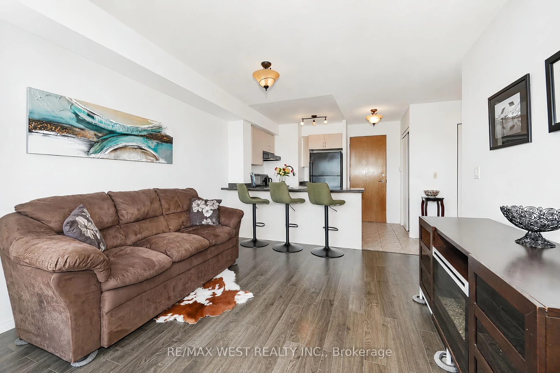 Photo 10 of Unit 216, 340 Watson Street W, Whitby, Port Whitby — HOMEH