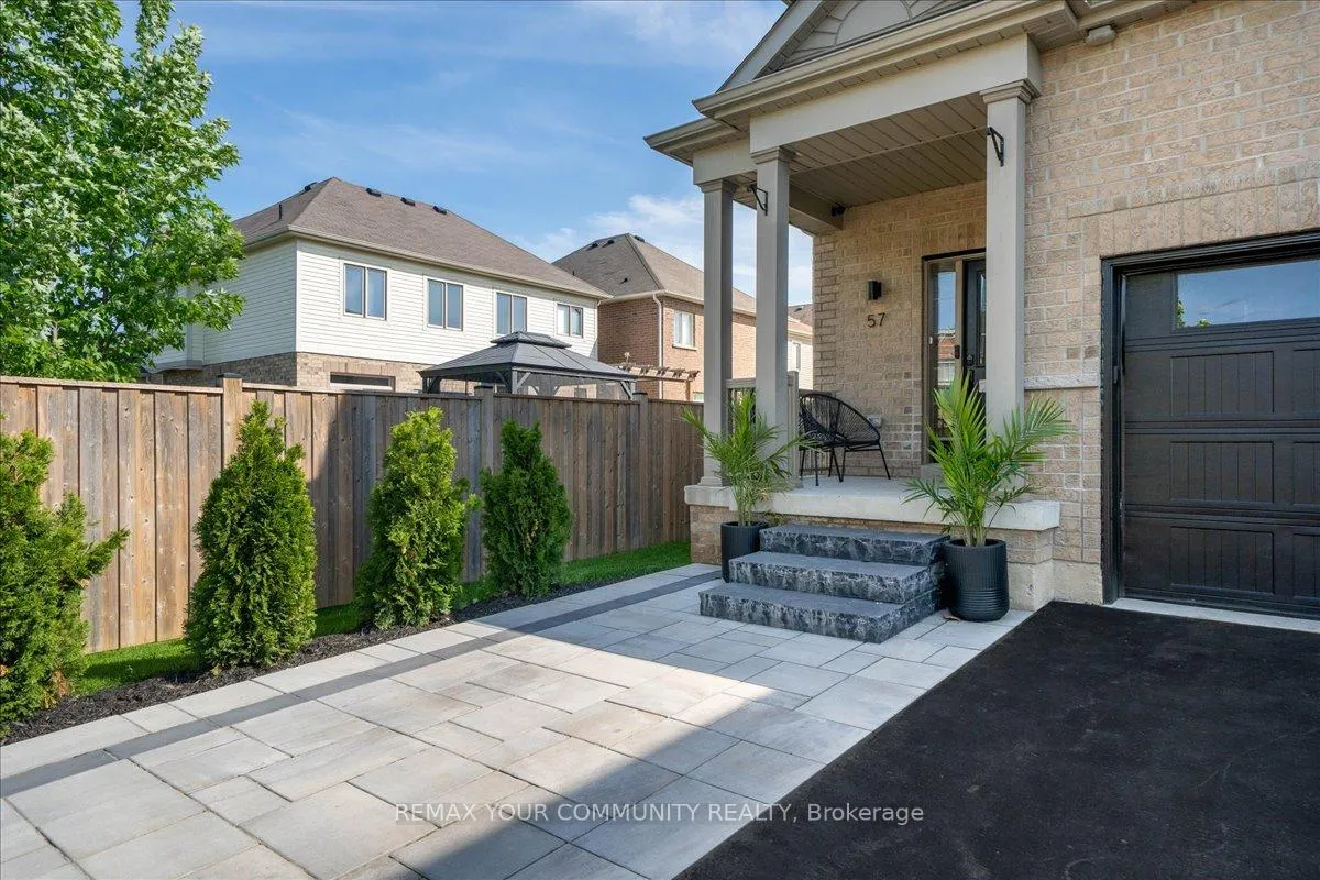 Photo 4 of 57 Strachan Trail, New Tecumseth, Beeton — HOMEH