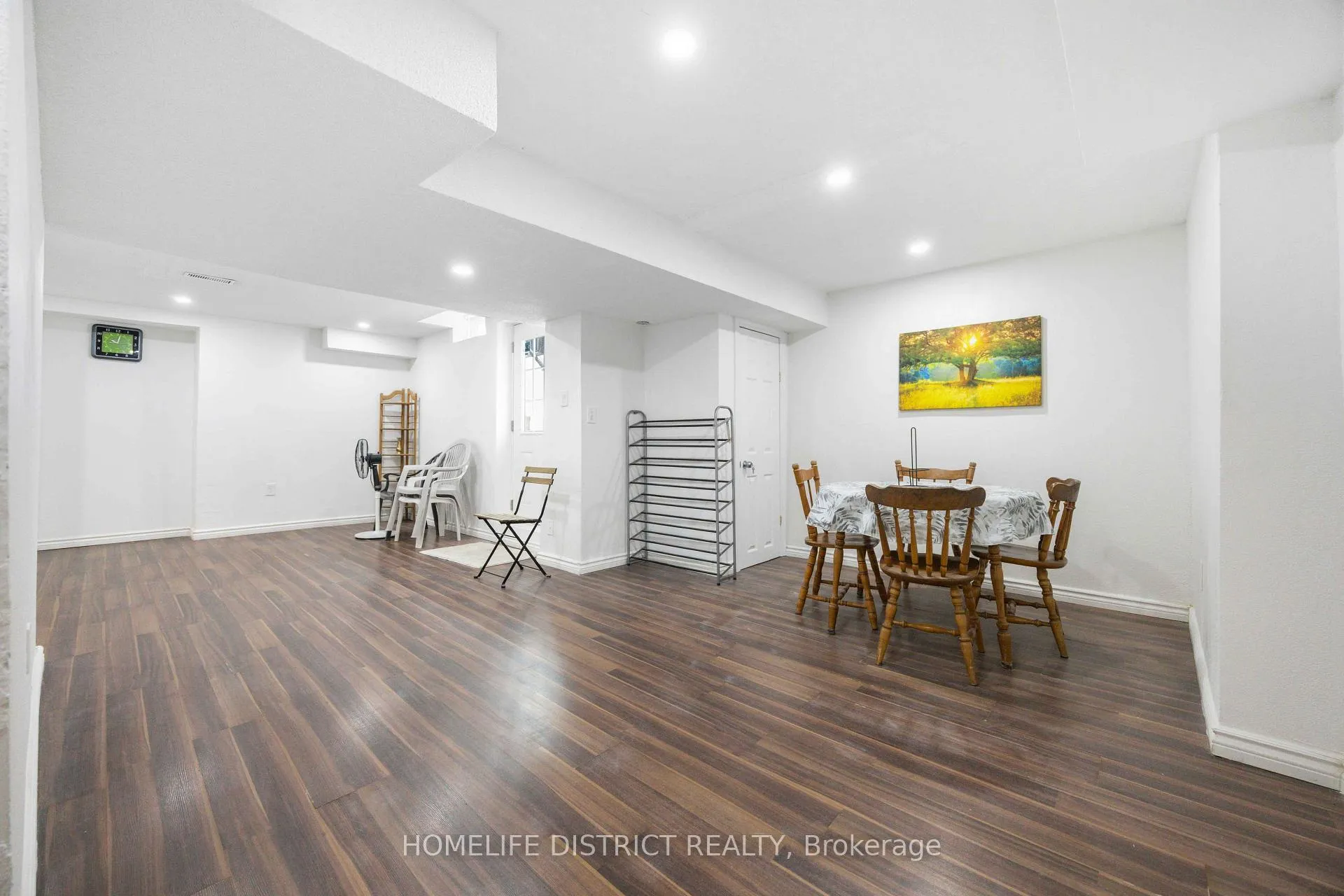 Photo 3 of 579 Sheppard Avenue, Pickering, Woodlands — HOMEH