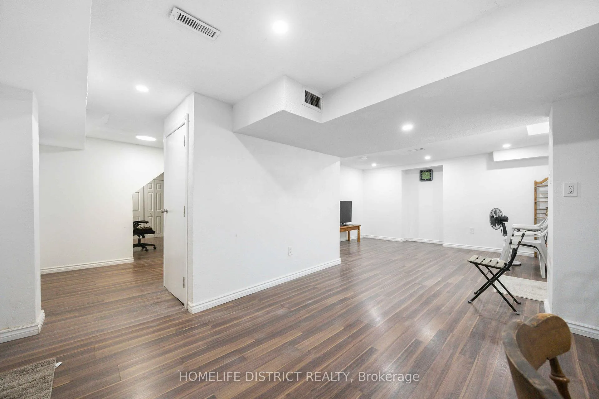 Photo 5 of 579 Sheppard Avenue, Pickering, Woodlands — HOMEH
