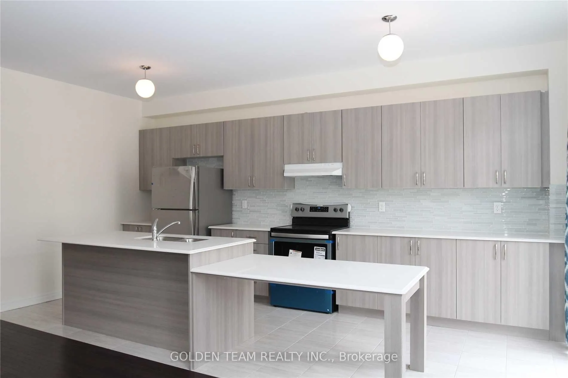 Photo 4 of 14 Titan Trail, Markham, Cedarwood — HOMEH