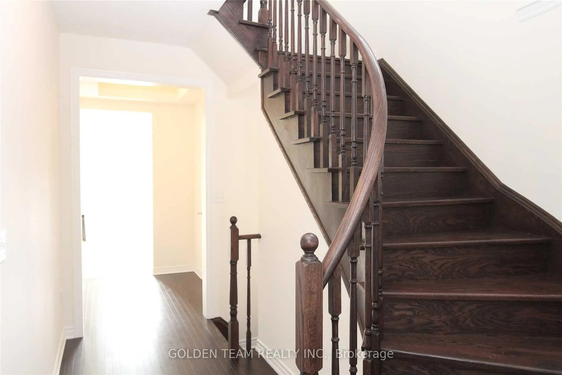 Photo 6 of 14 Titan Trail, Markham, Cedarwood — HOMEH