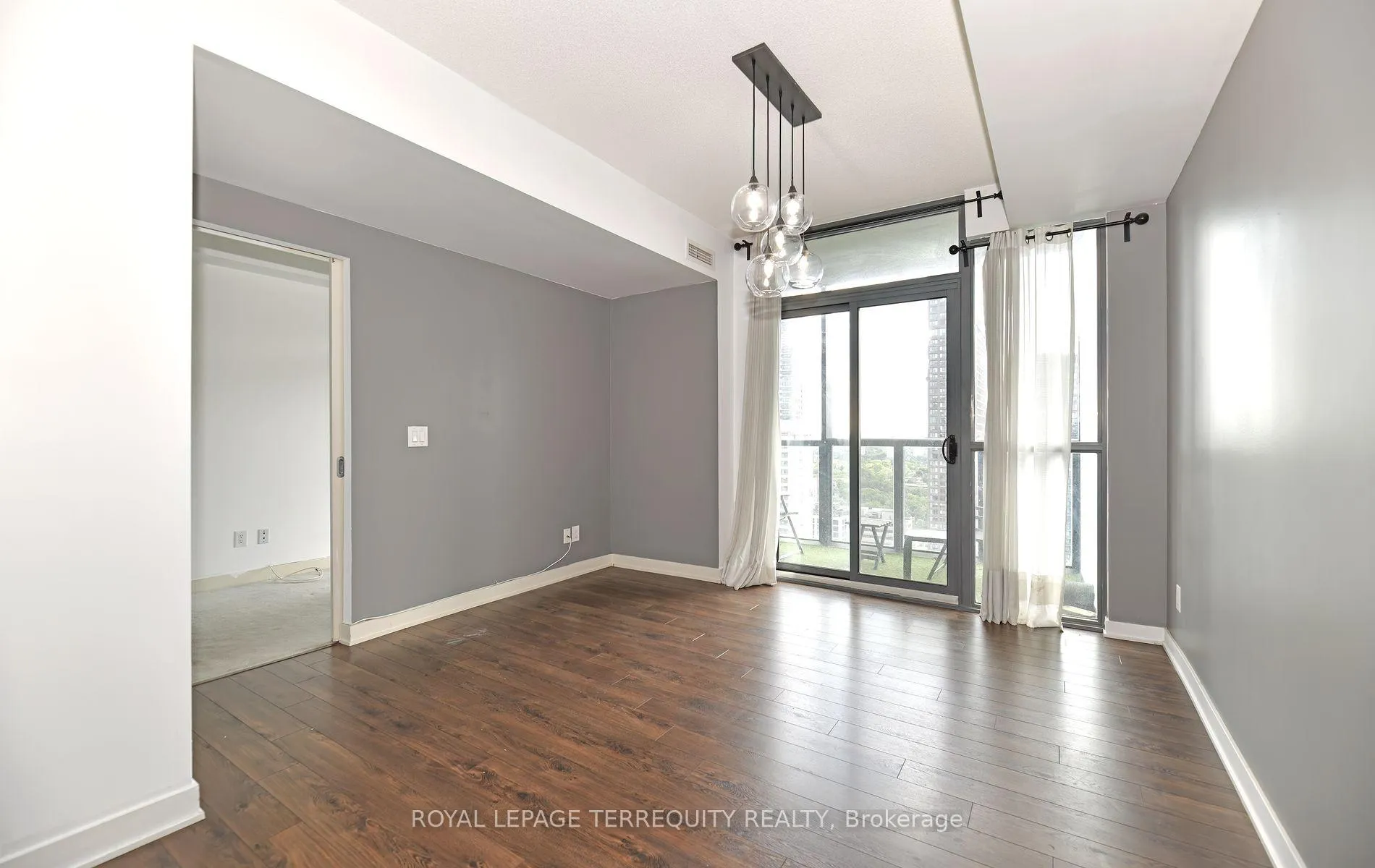 Photo 4 of Unit 2710, 110 Charles Street E, Toronto, Church-Yonge Corridor — HOMEH