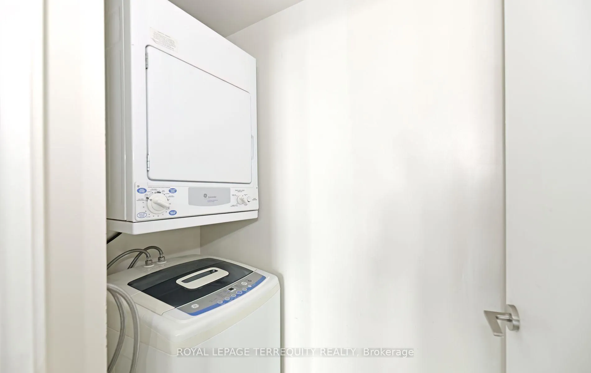 Photo 11 of Unit 2710, 110 Charles Street E, Toronto, Church-Yonge Corridor — HOMEH