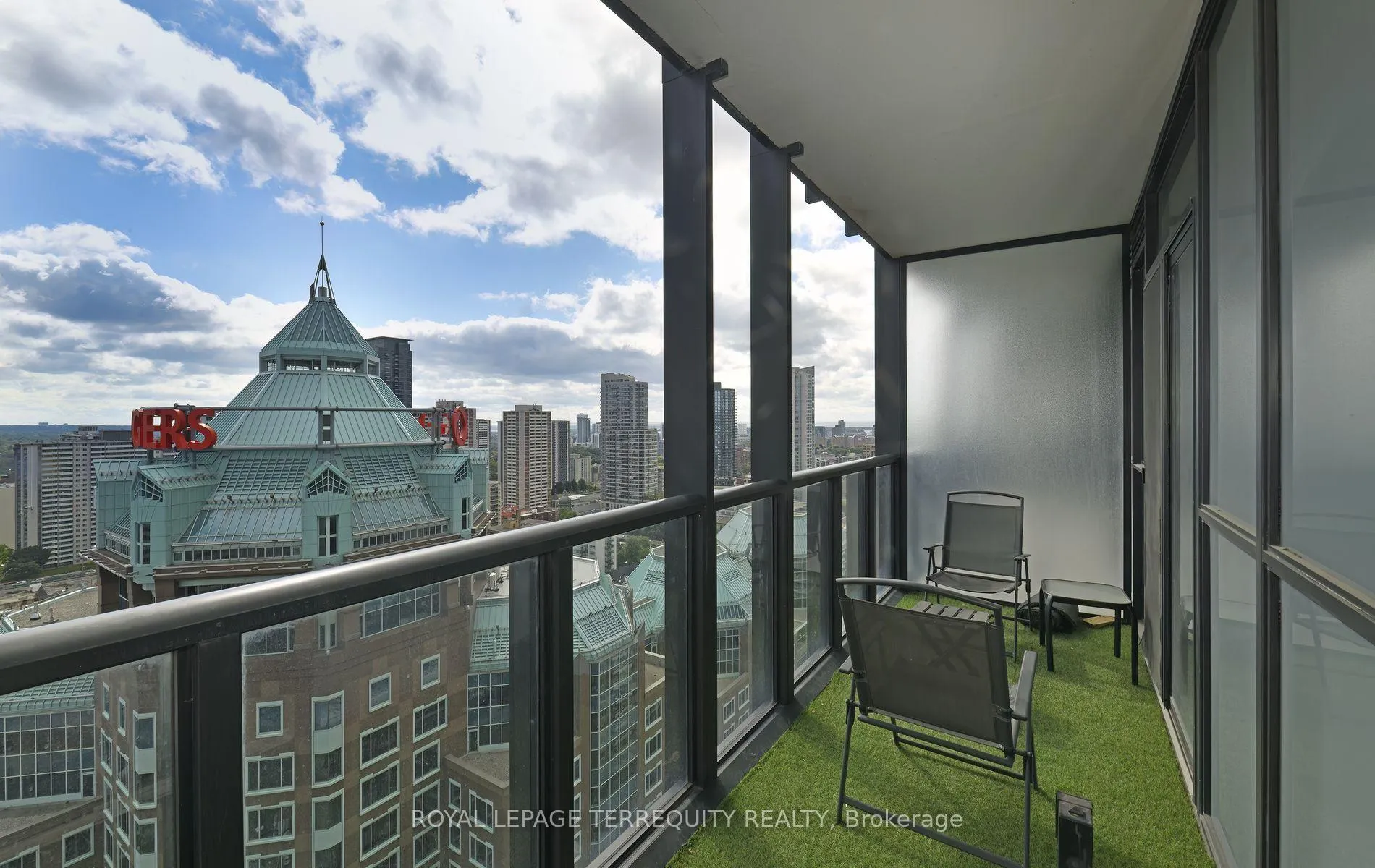 Photo 15 of Unit 2710, 110 Charles Street E, Toronto, Church-Yonge Corridor — HOMEH