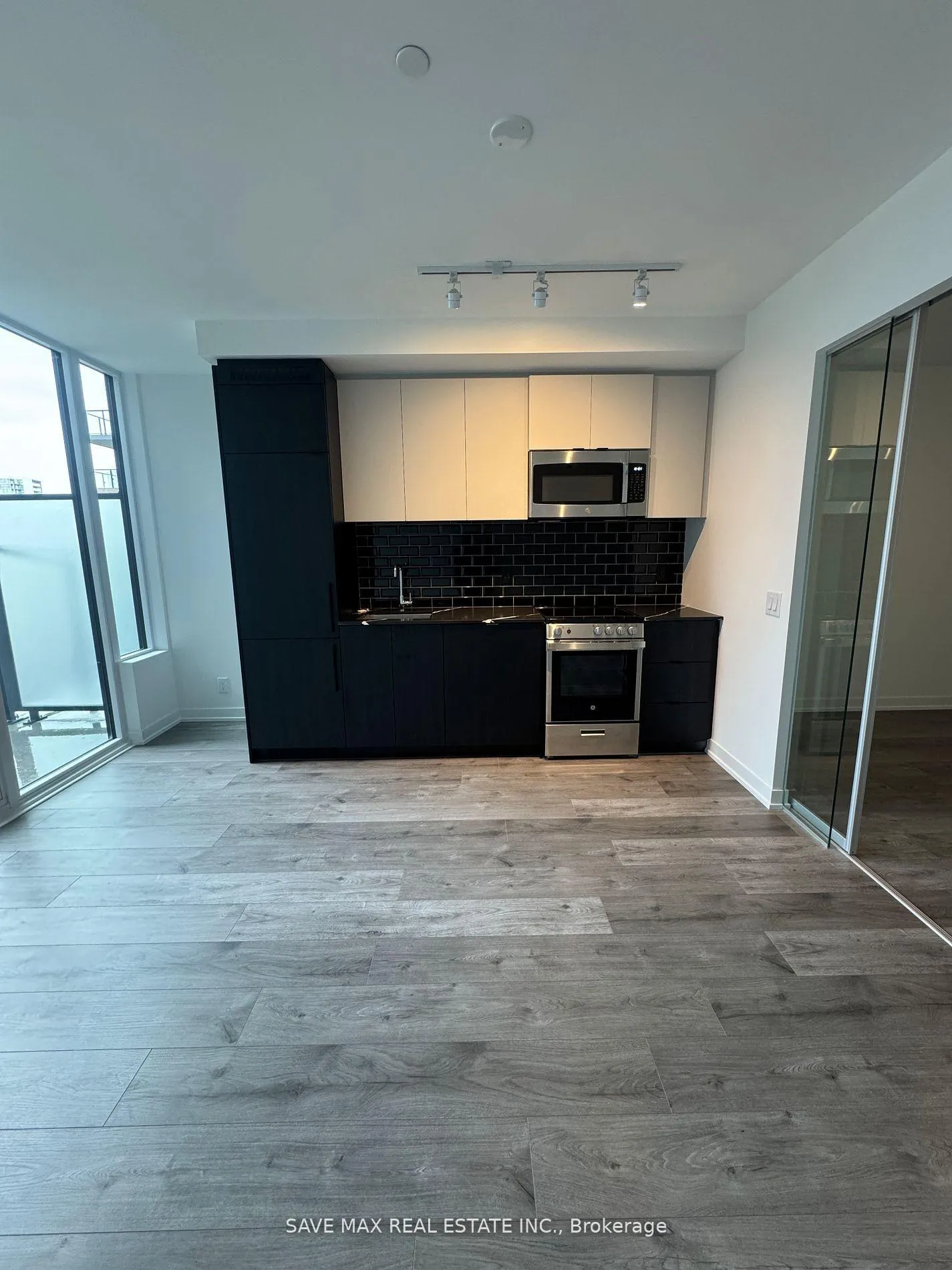 Photo 10 of Unit 501, 285 Dufferin Street, Toronto, South Parkdale — HOMEH