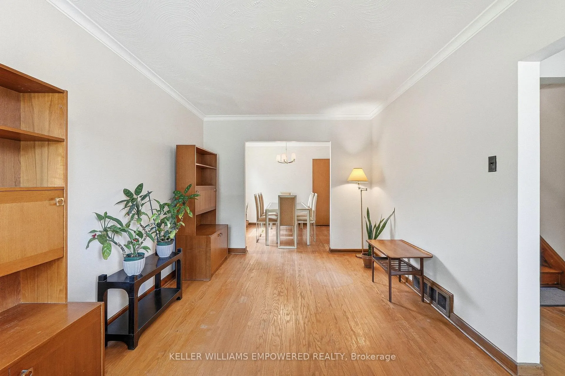 Photo 5 of 28 East Drive, Toronto, Rockcliffe-Smythe — HOMEH