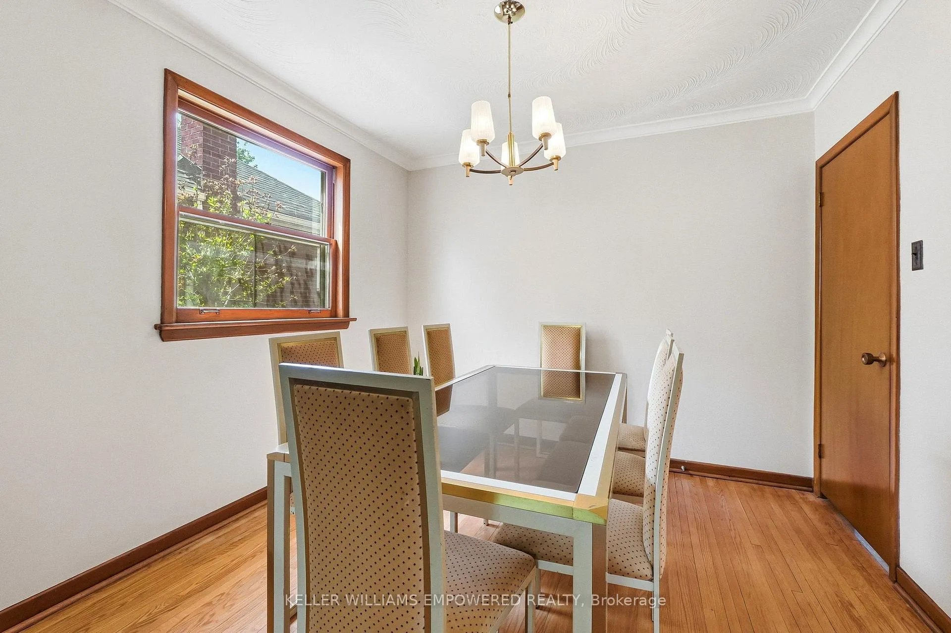 Photo 9 of 28 East Drive, Toronto, Rockcliffe-Smythe — HOMEH